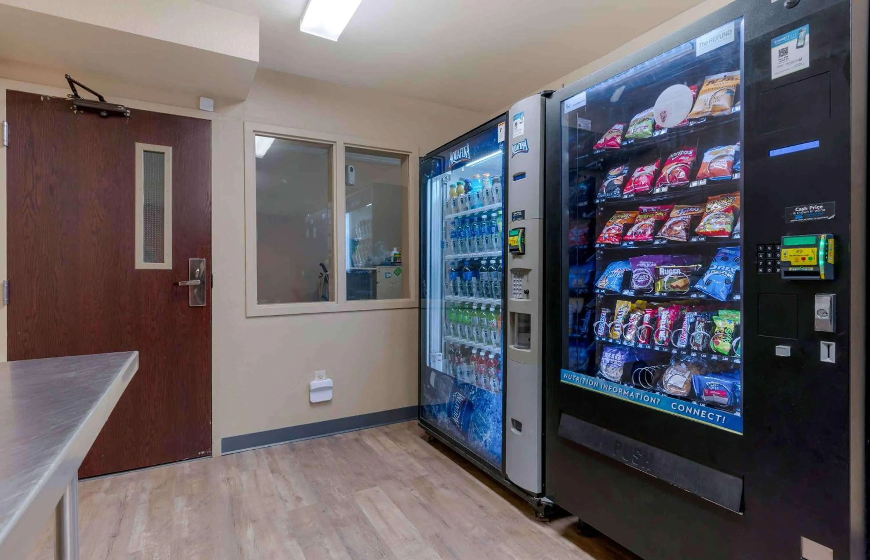 Property building in Extended Stay America Suites - Sacramento - Elk Grove