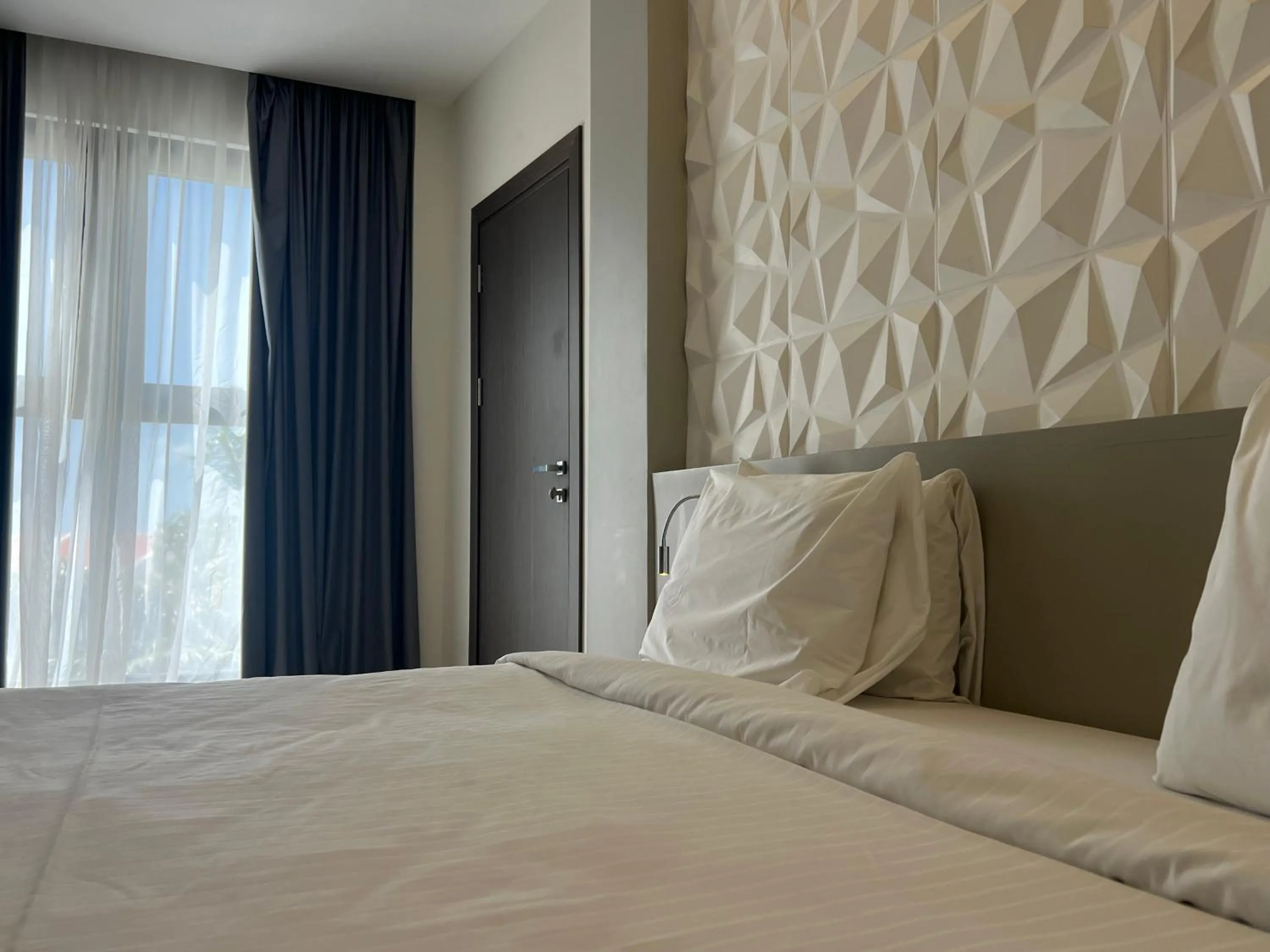 Bed in Adonis Cupecoy