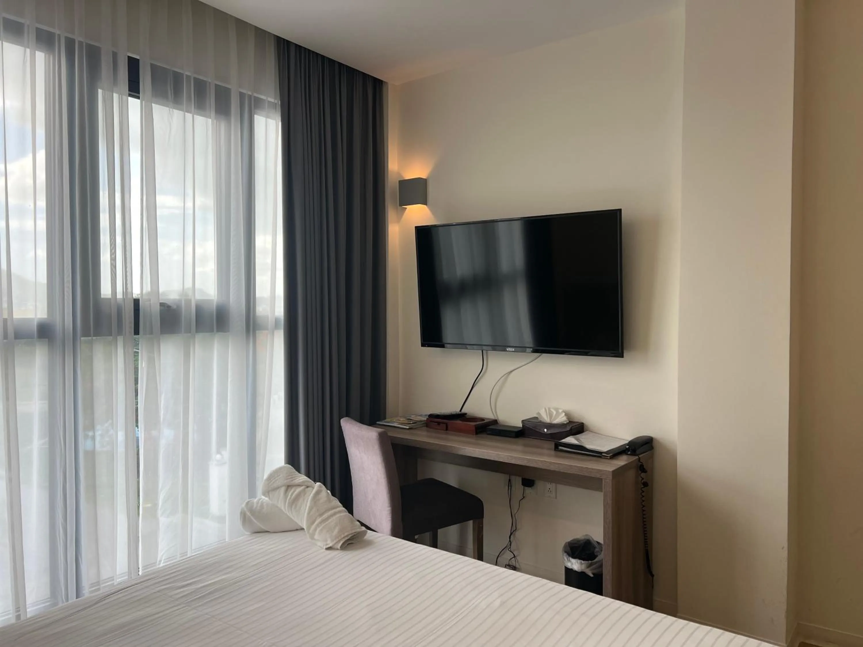 Bed in Adonis Cupecoy