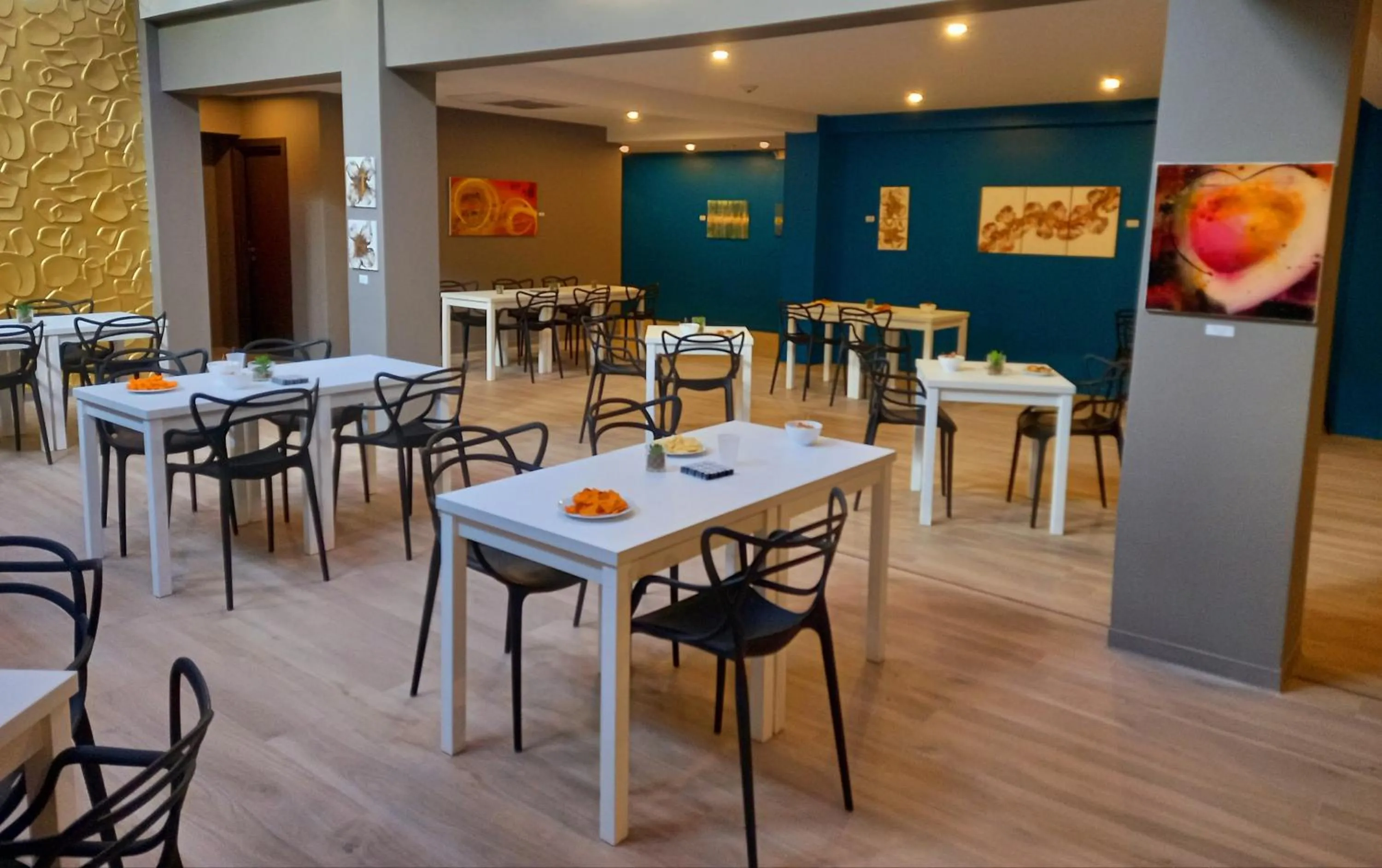 Restaurant/places to eat in Adonis Cupecoy