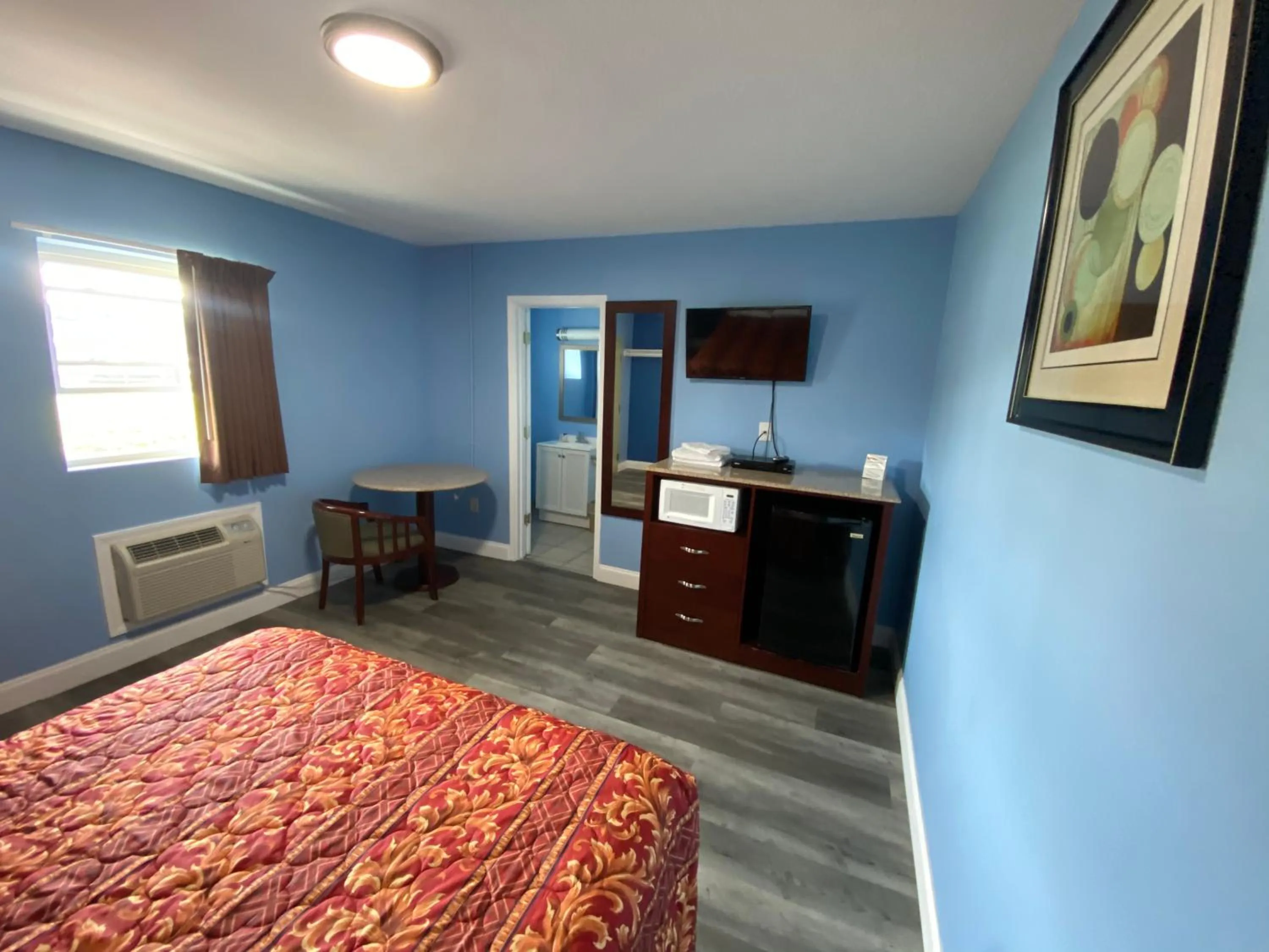 Bed in Red Carpet Inn & Suites Wrightstown