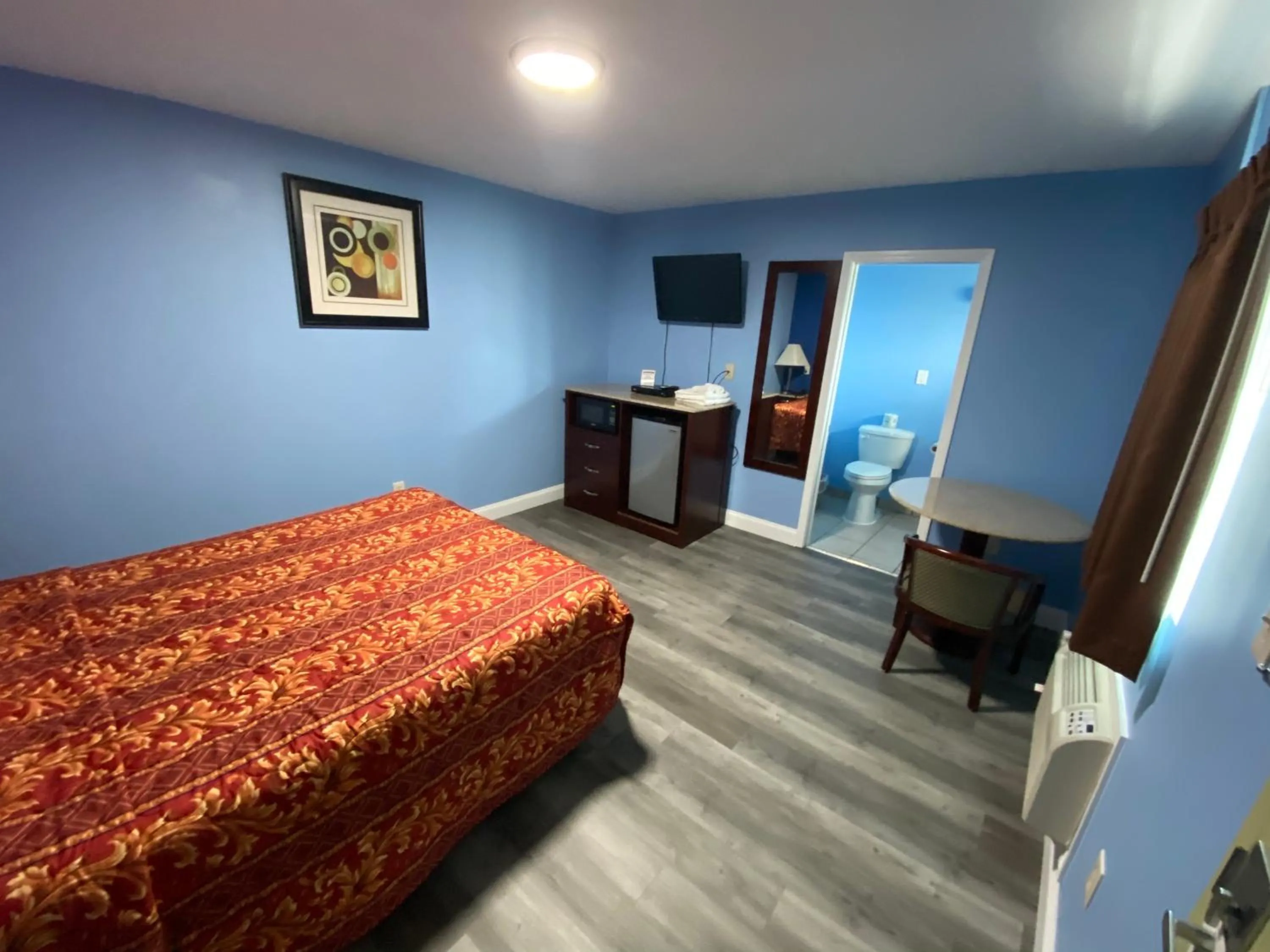 Bed in Red Carpet Inn & Suites Wrightstown