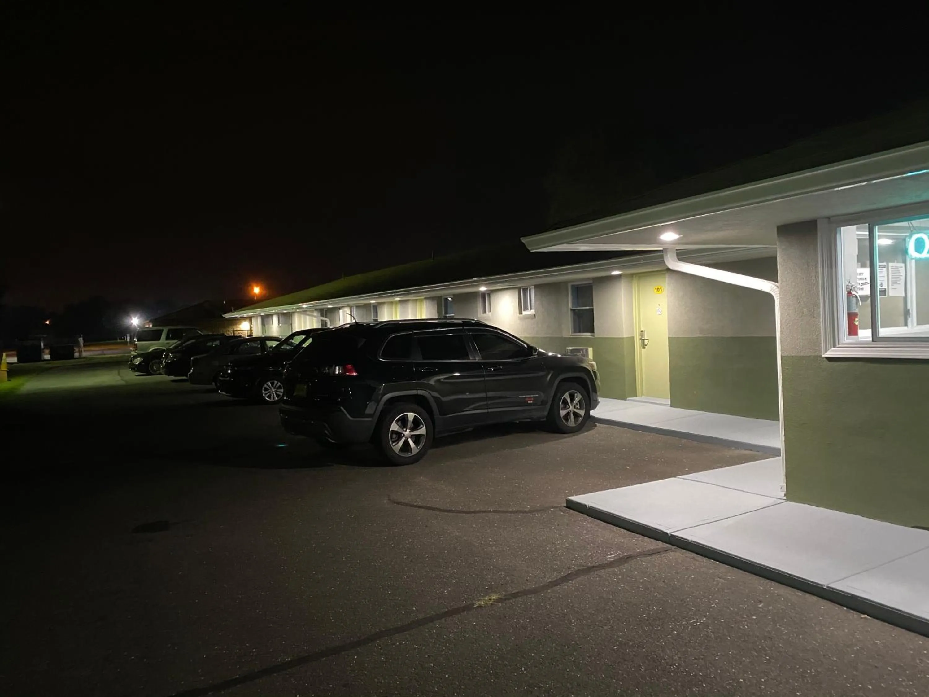 Red Carpet Inn & Suites Wrightstown