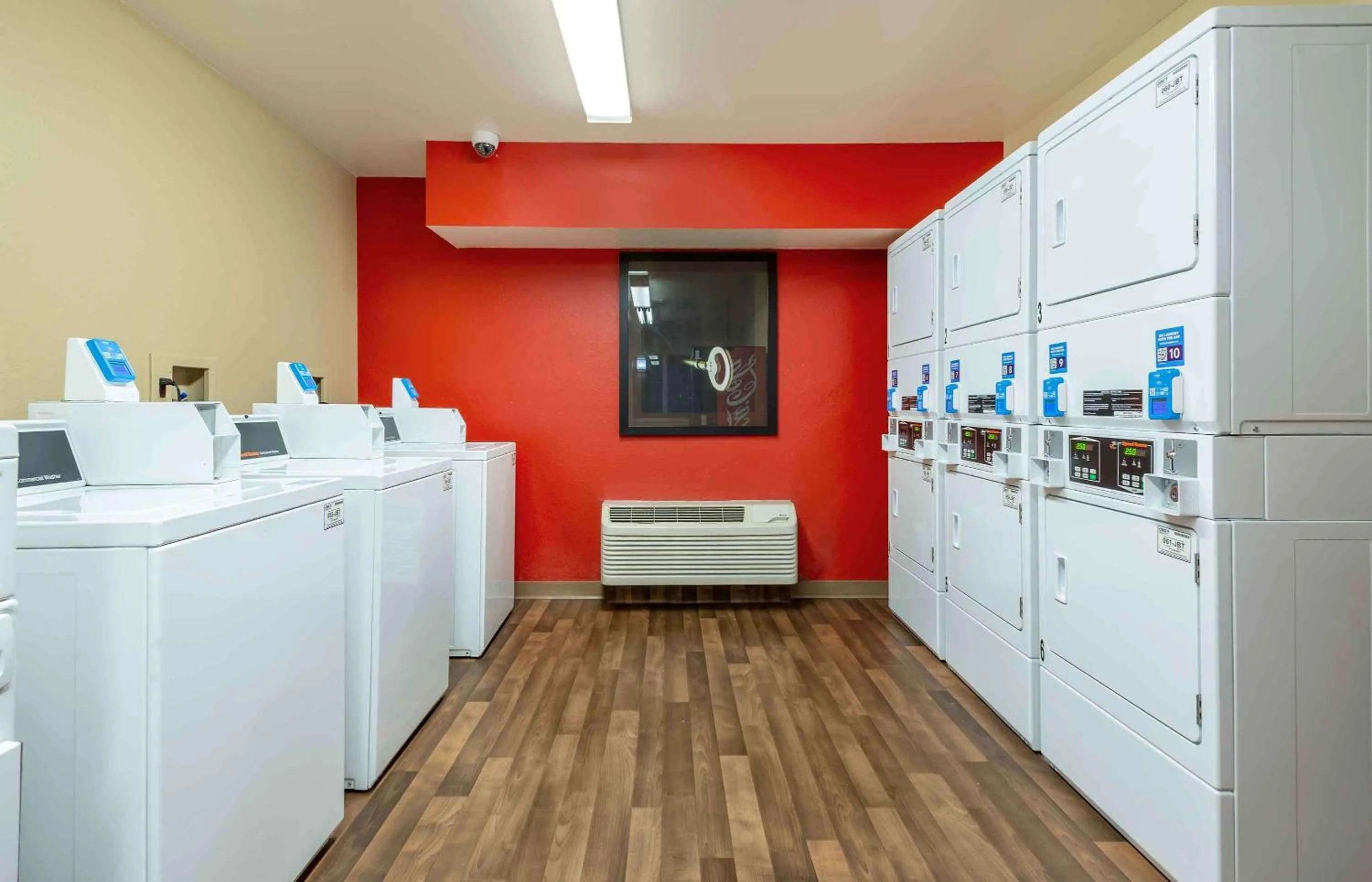 Property building in Extended Stay America Suites - Princeton - West Windsor