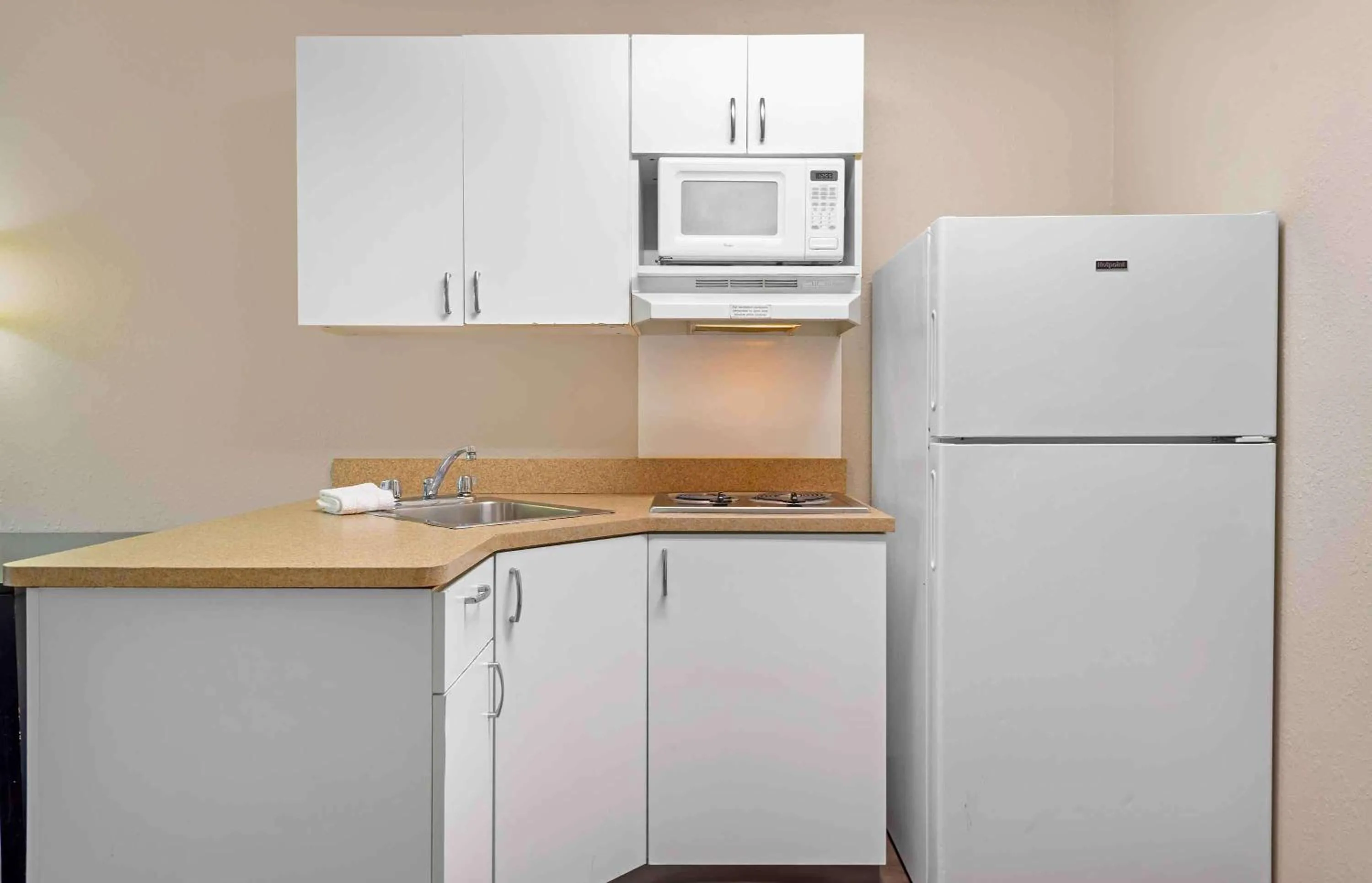 Kitchen or kitchenette in Extended Stay America Suites - Princeton - West Windsor