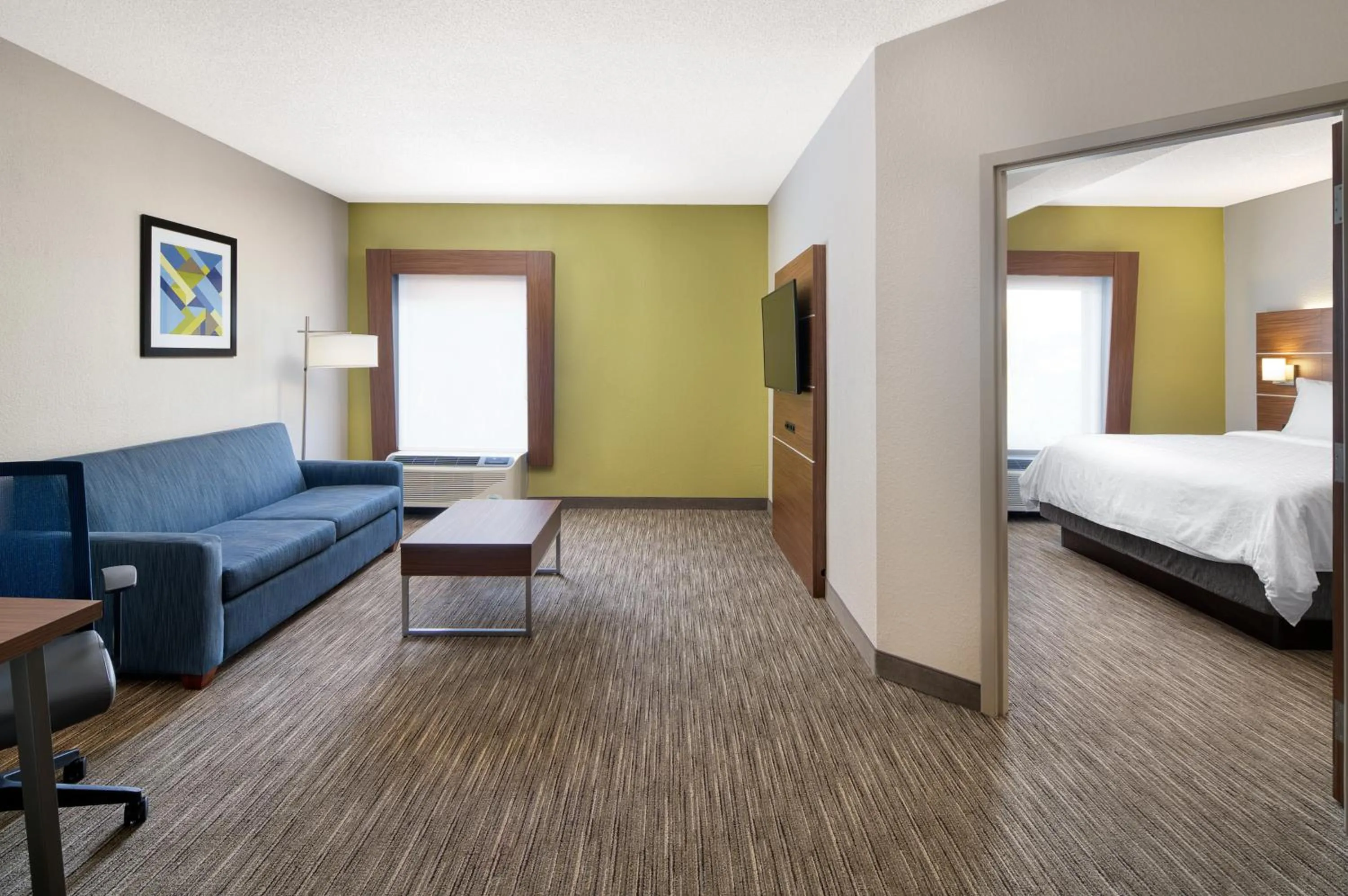 Bed in Holiday Inn Express Statesboro by IHG