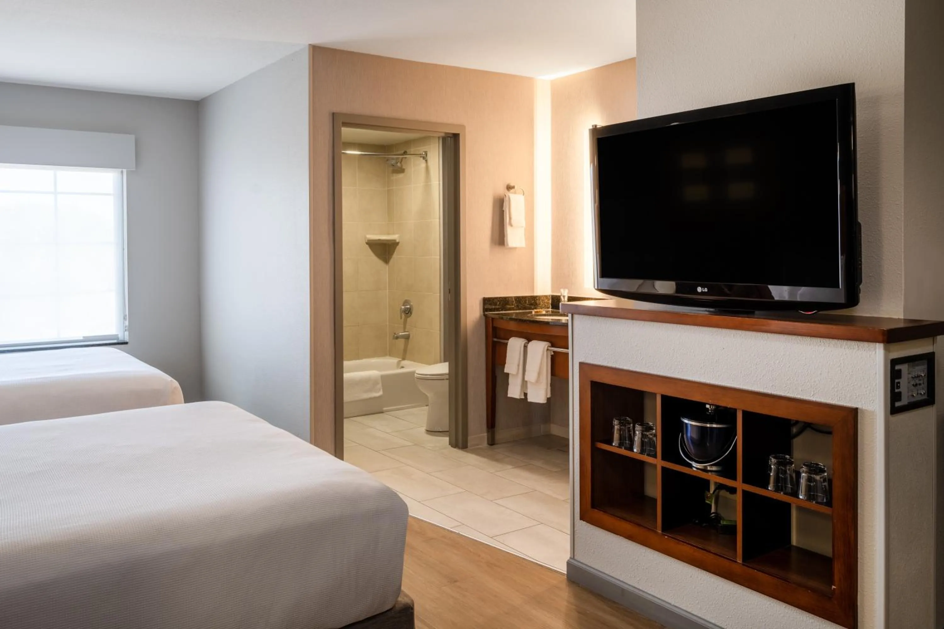 Bathroom, Bed in Hyatt Place Santa Fe