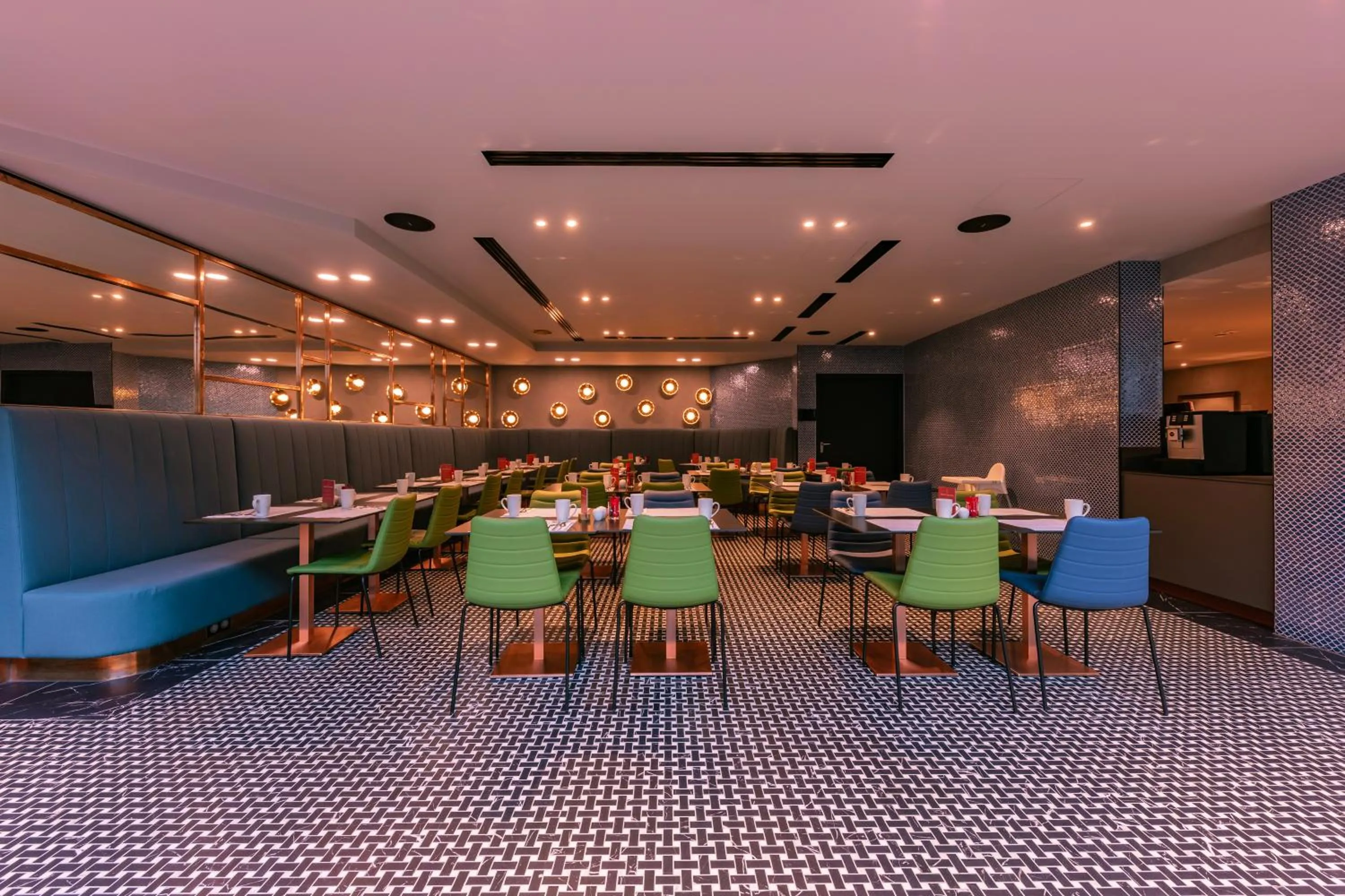 Restaurant/places to eat in Barceló Budapest