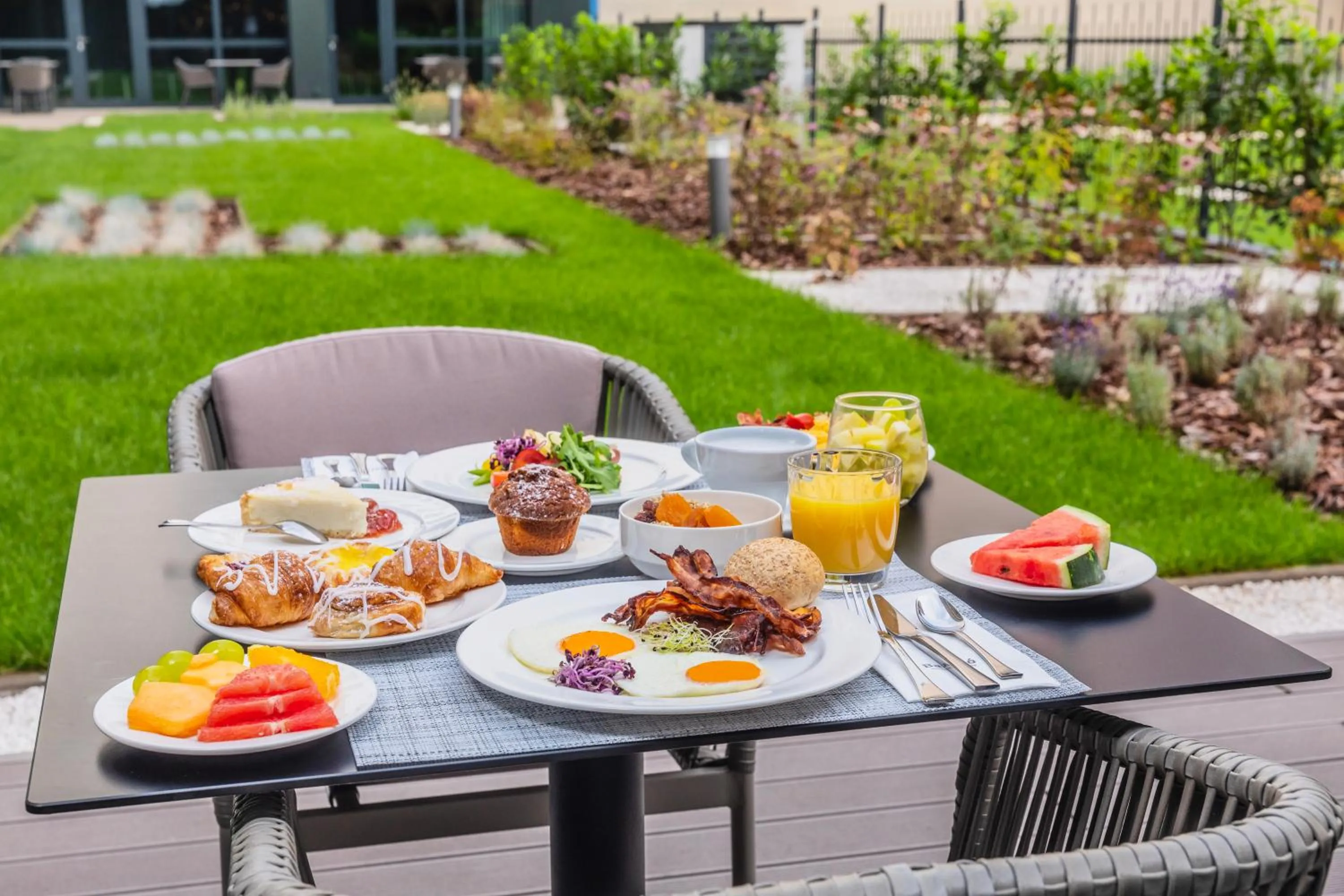 Breakfast in Barceló Budapest