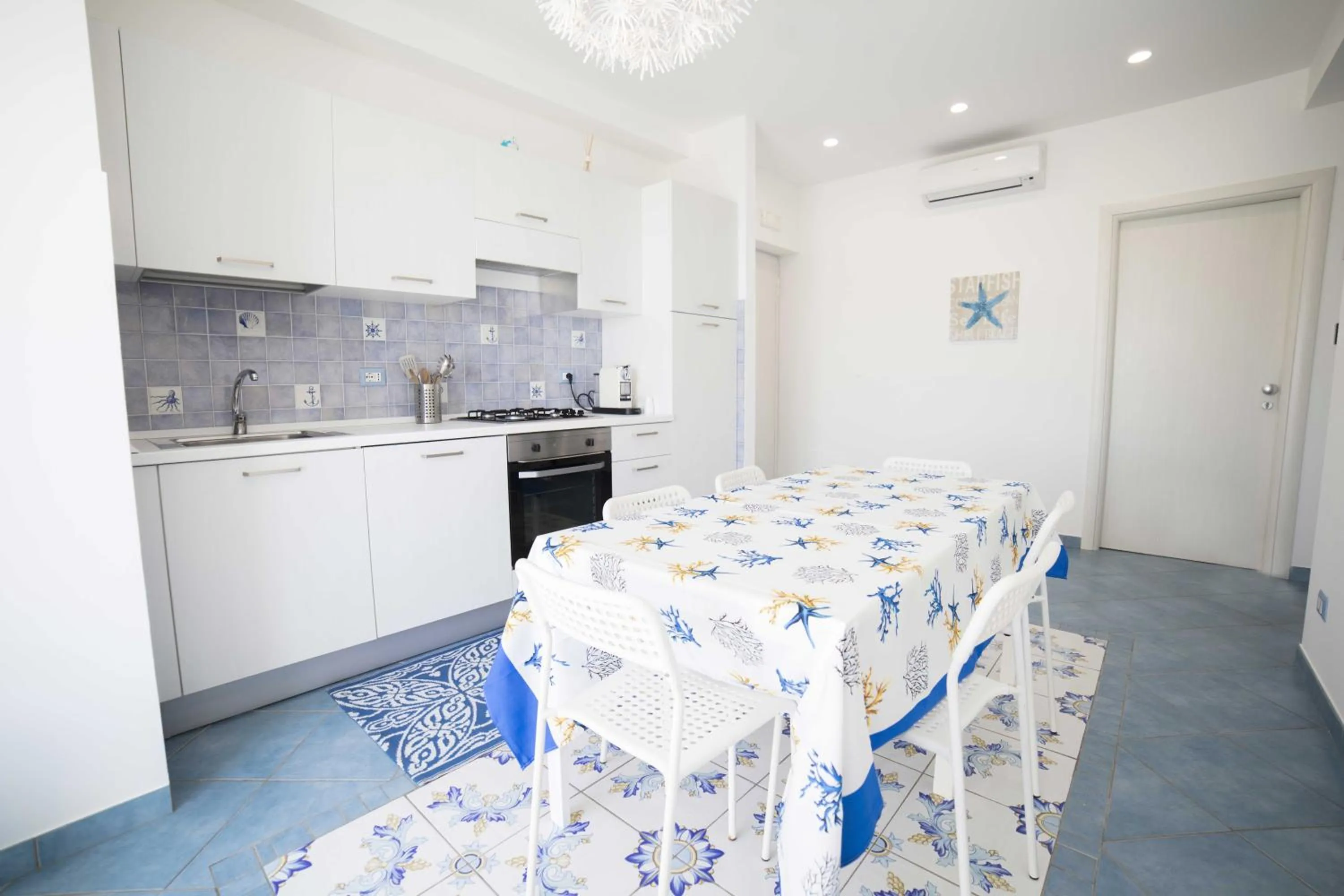 Kitchen or kitchenette in B&B Il Capitano