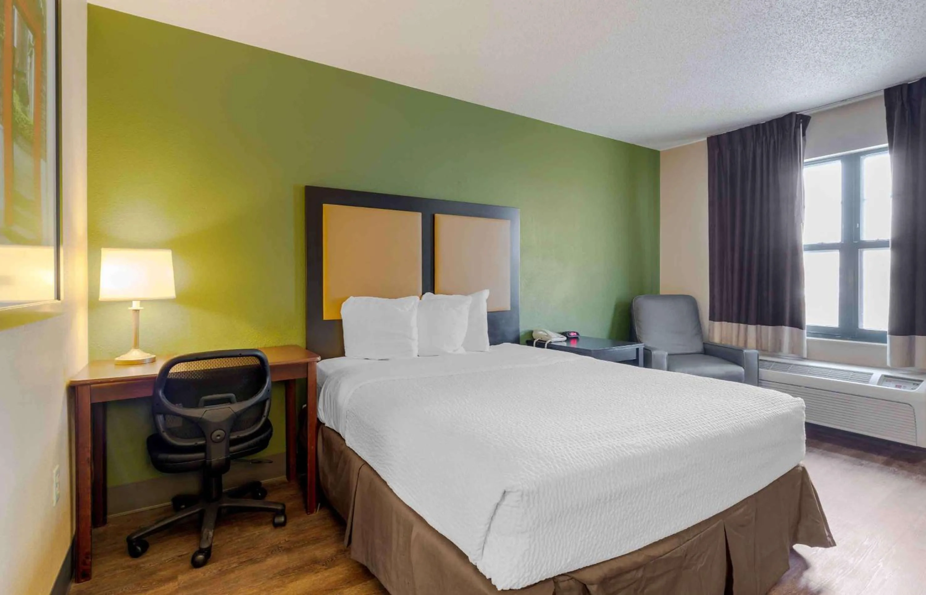Bedroom, Bed in Extended Stay America Suites - Lubbock - Southwest