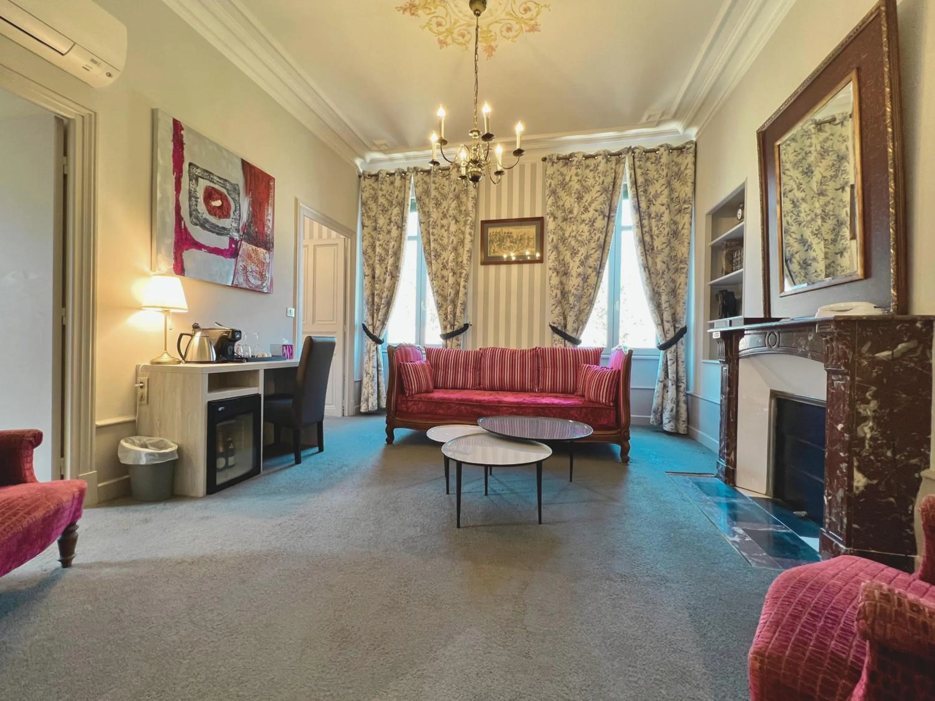 Property building in Château de Challanges