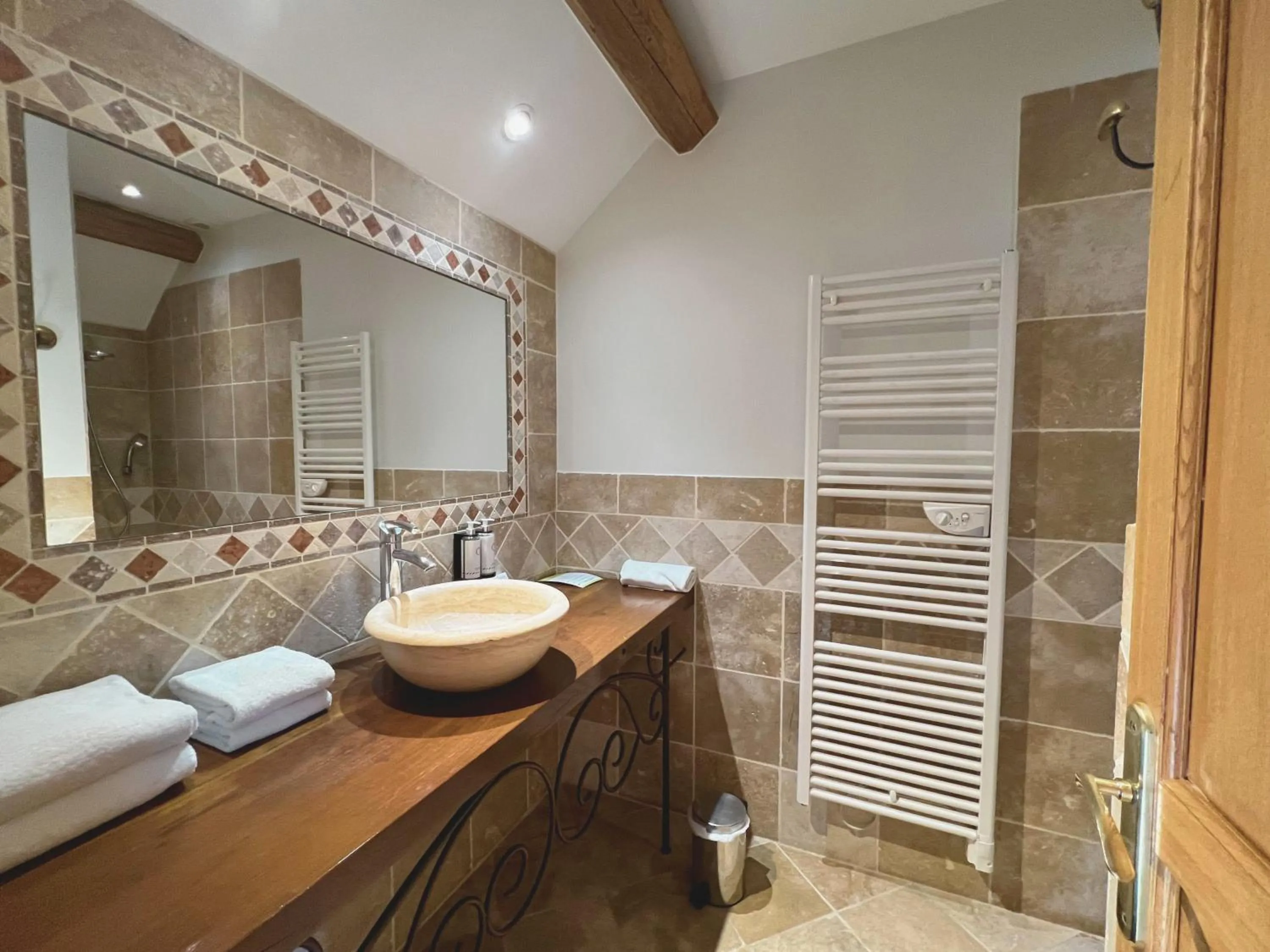 Bathroom in Château de Challanges