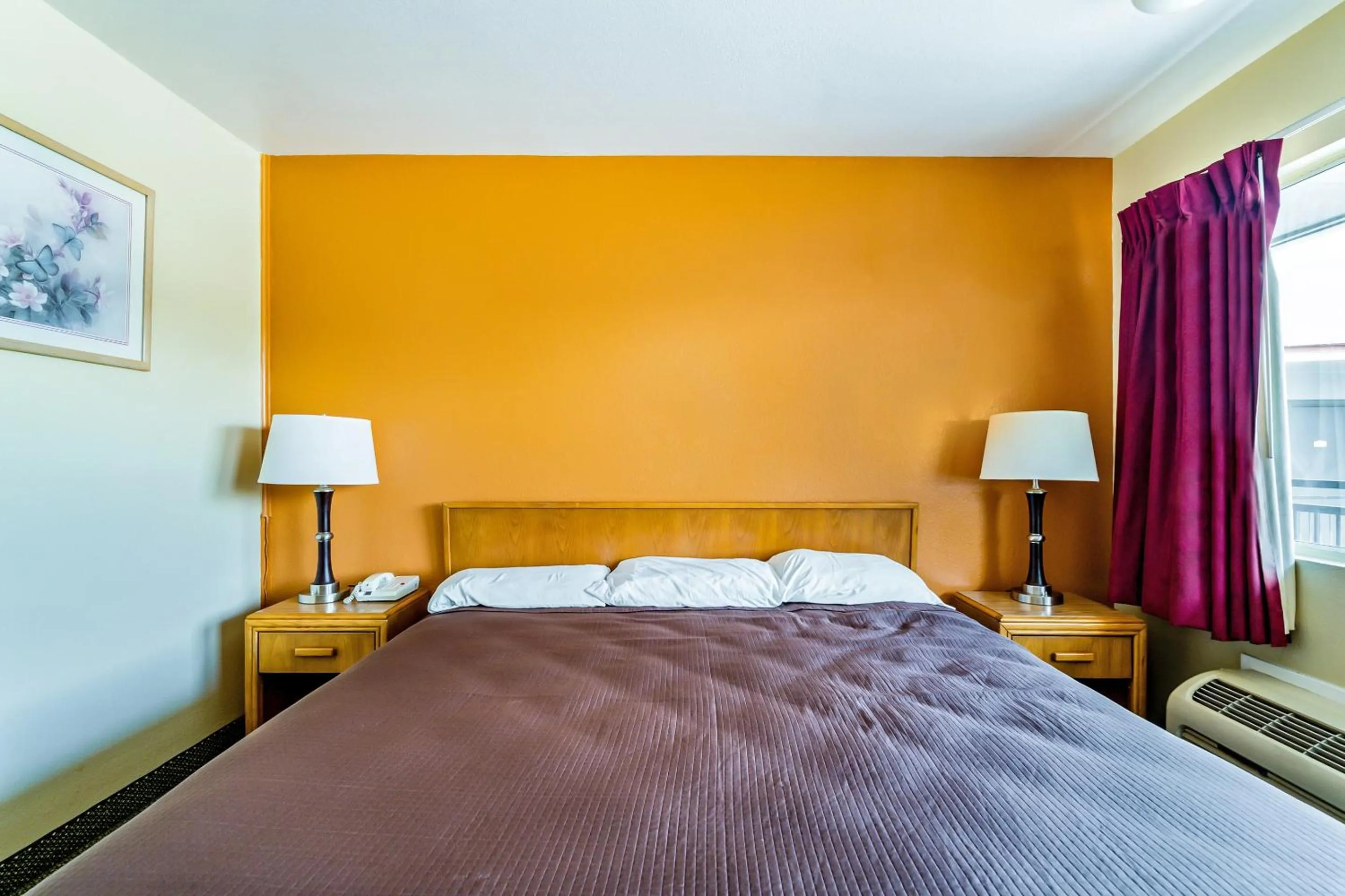 Bedroom, Bed in OYO Hotel Shreveport Airport North