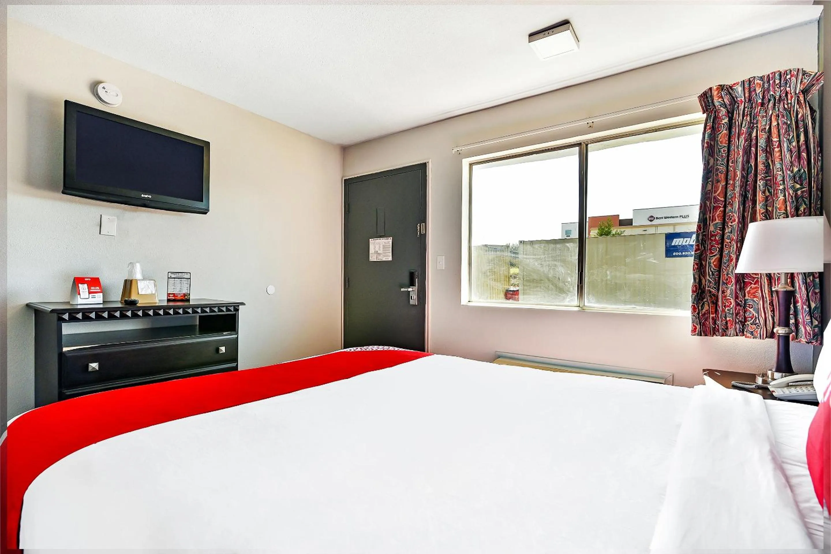 Bedroom, Bed in OYO Hotel Shreveport Airport North