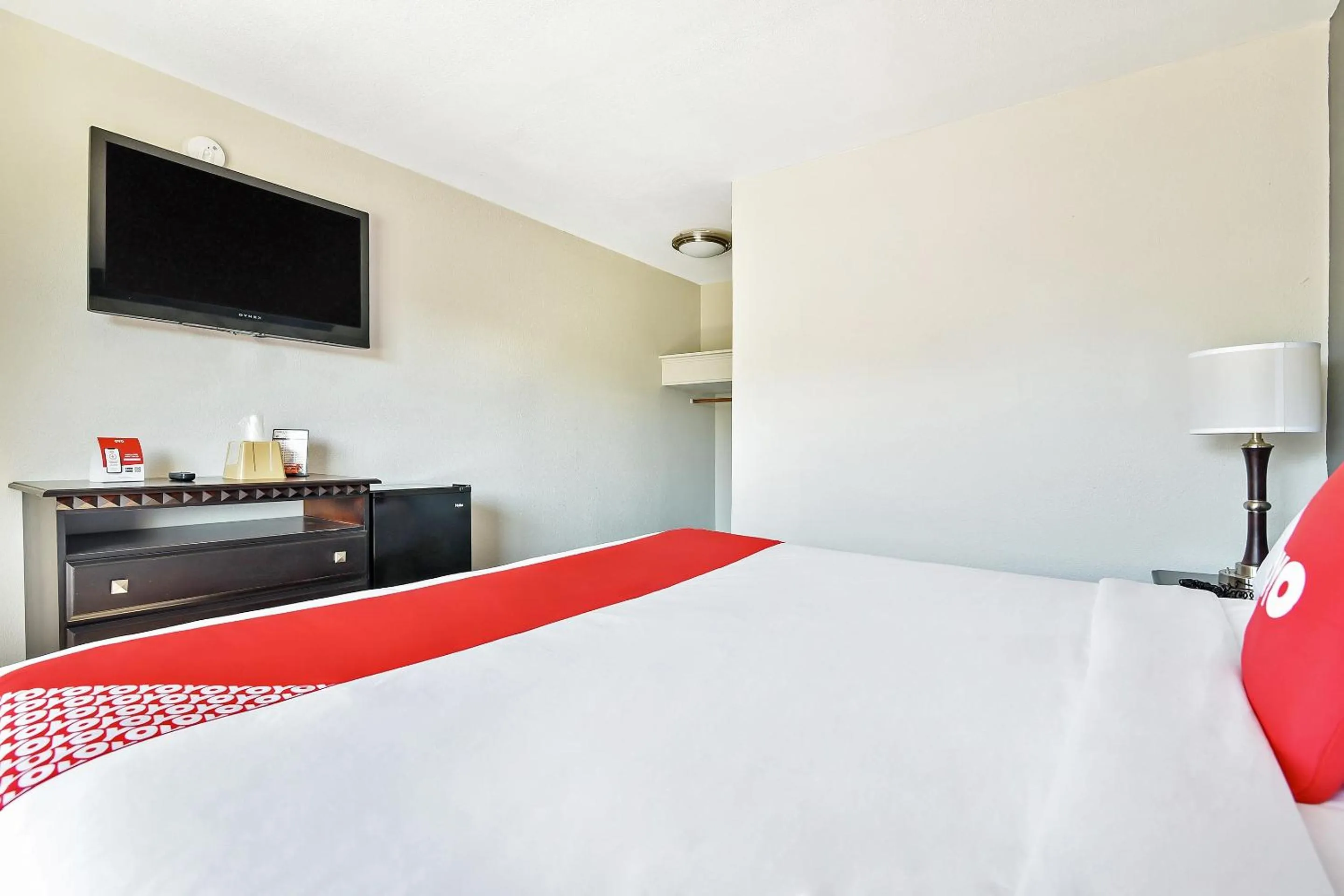 Bedroom, Bed in OYO Hotel Shreveport Airport North