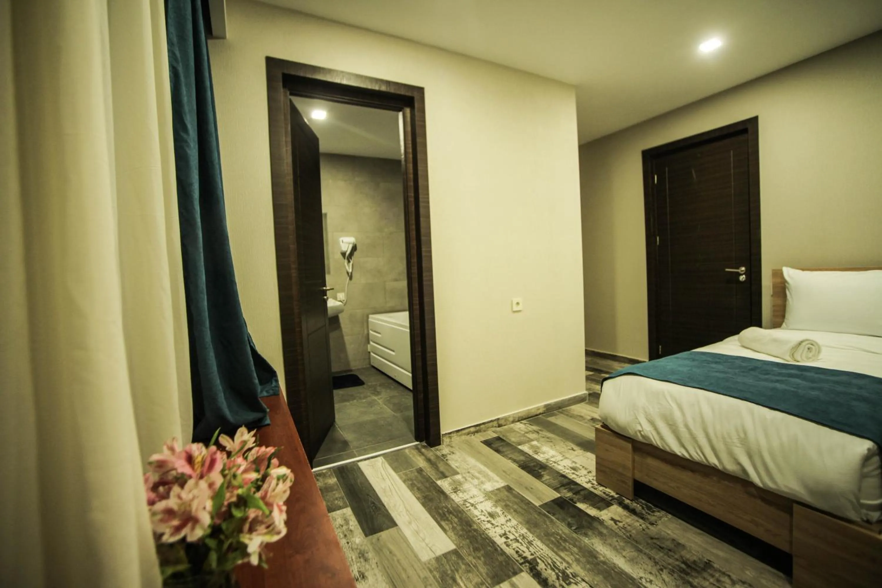 Bathroom, Bed in Borjomi UnderWood