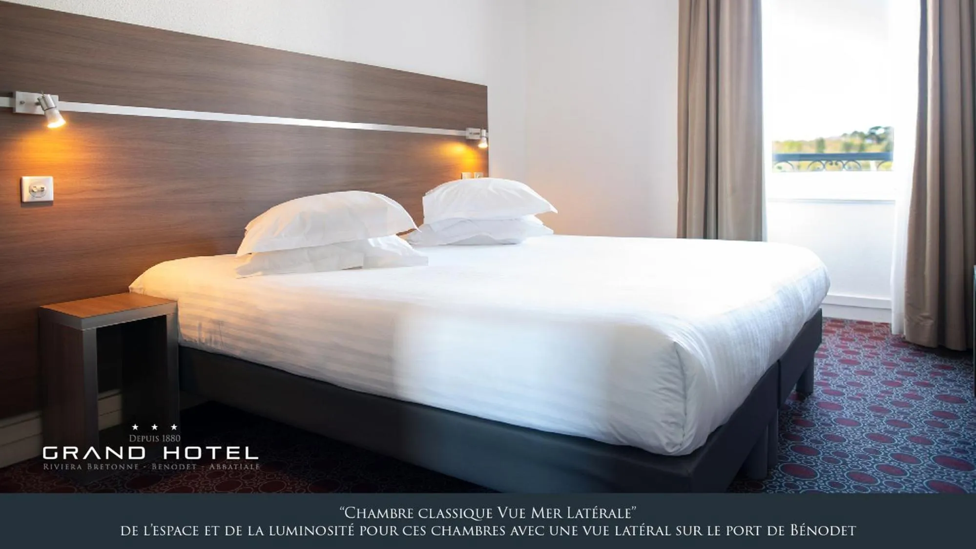 Bed in Grand Hôtel Abbatiale Bénodet, Originals Relais