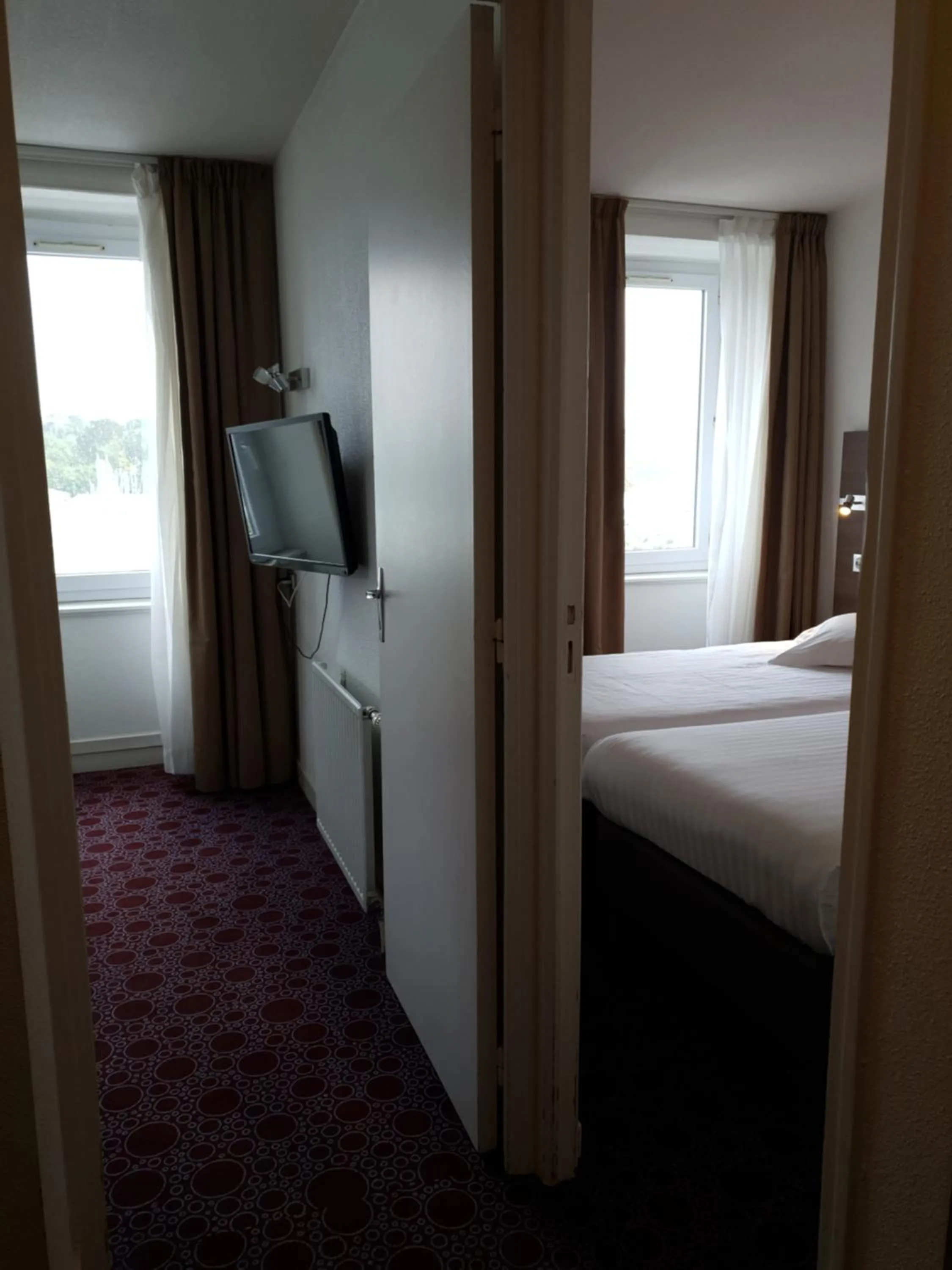 Bed in Grand Hôtel Abbatiale Bénodet, Originals Relais