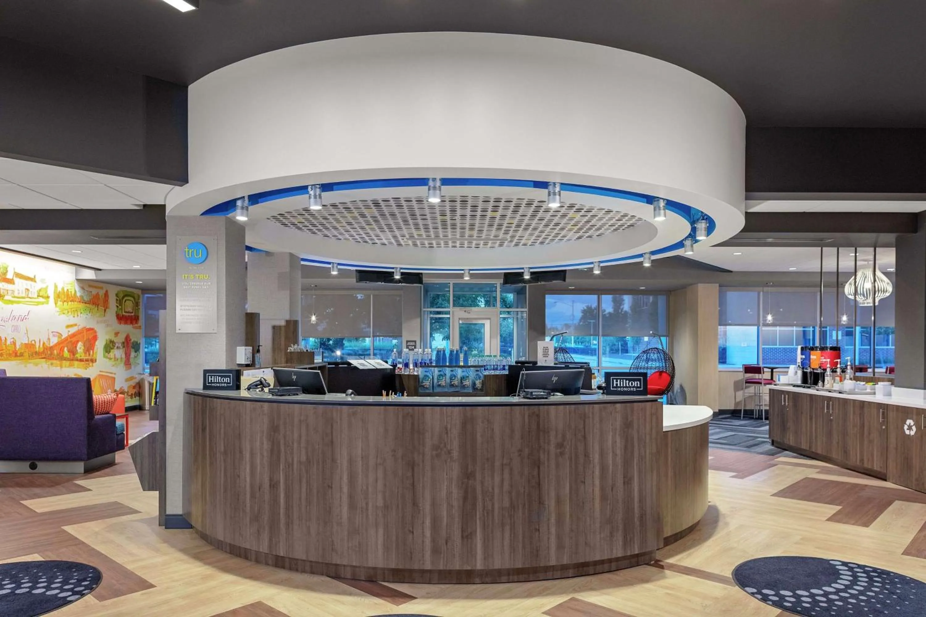 Lobby or reception in Tru By Hilton Cleveland Midtown