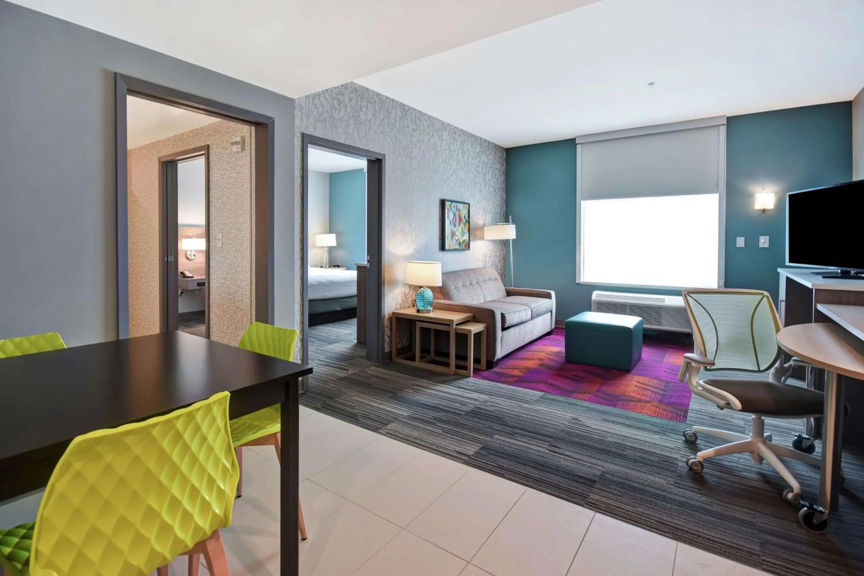 Bedroom, Bed in Home2 Suites By Hilton Shreveport