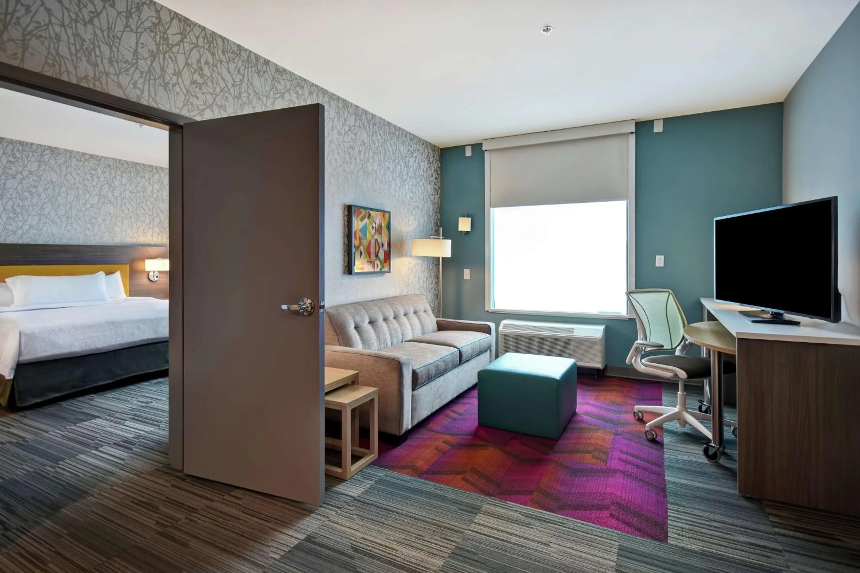 Bedroom, Bed in Home2 Suites By Hilton Shreveport