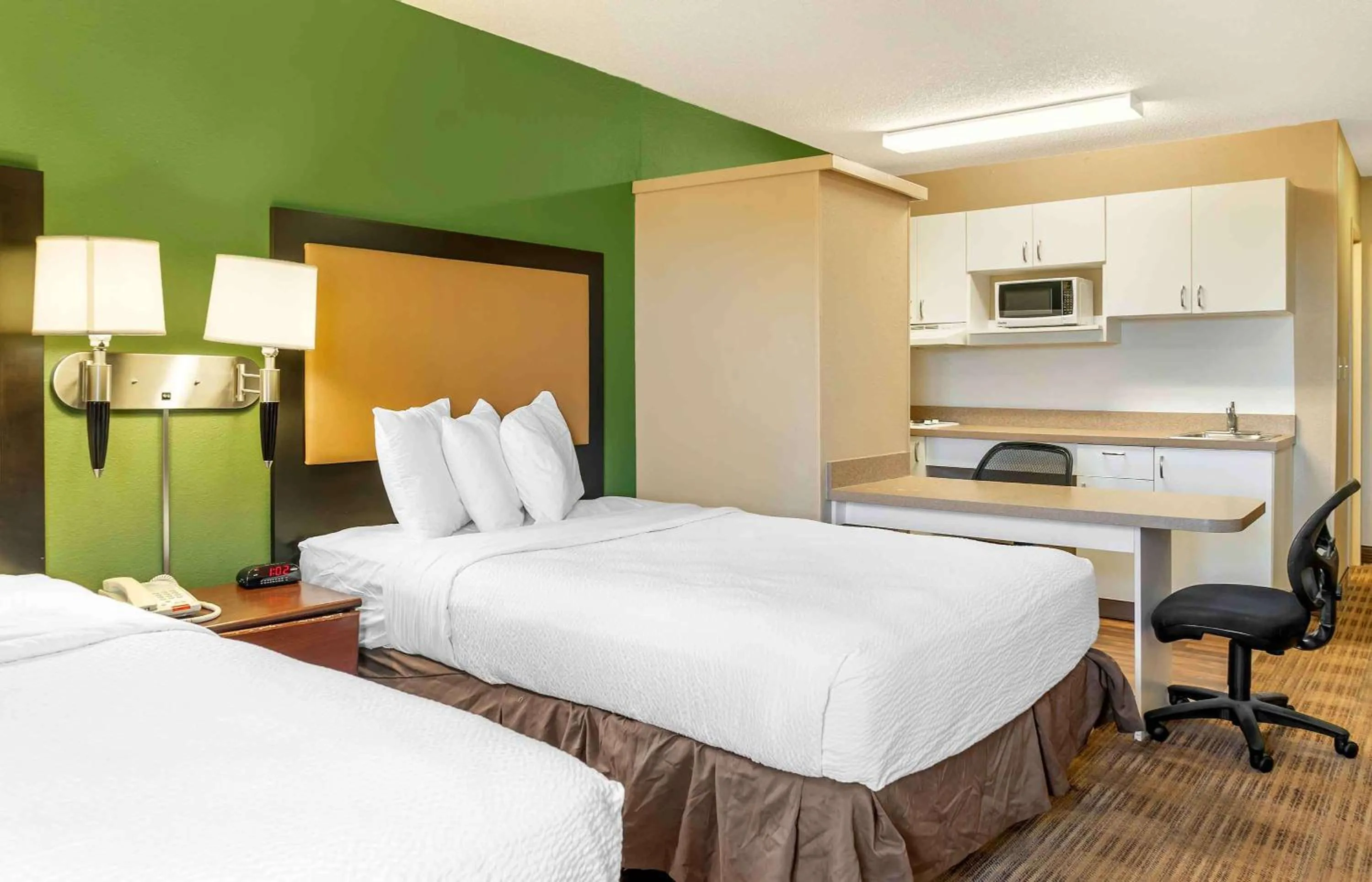 Bedroom, Bed in Extended Stay America Suites - Sacramento - Vacaville