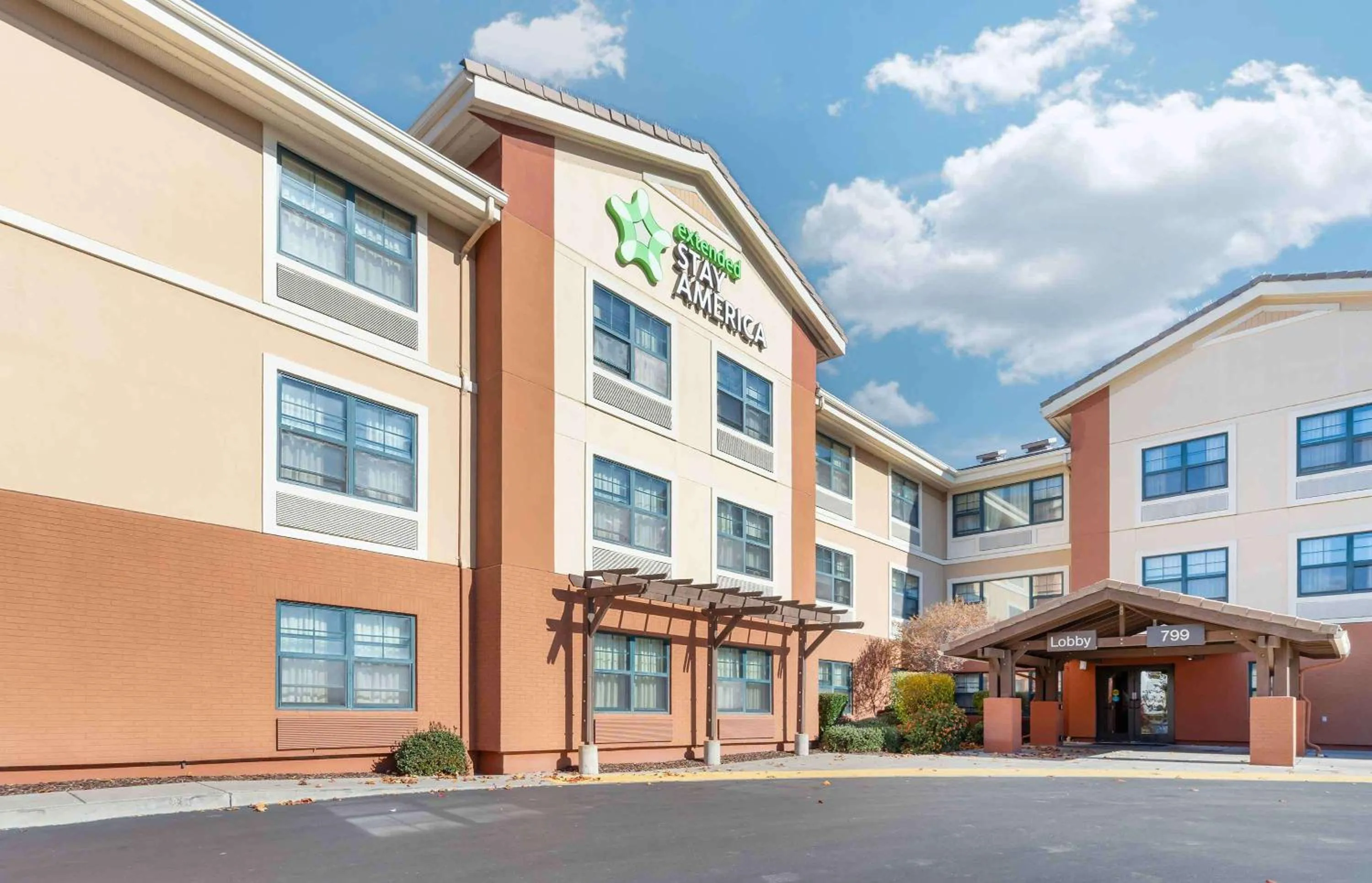 Property building in Extended Stay America Suites - Sacramento - Vacaville