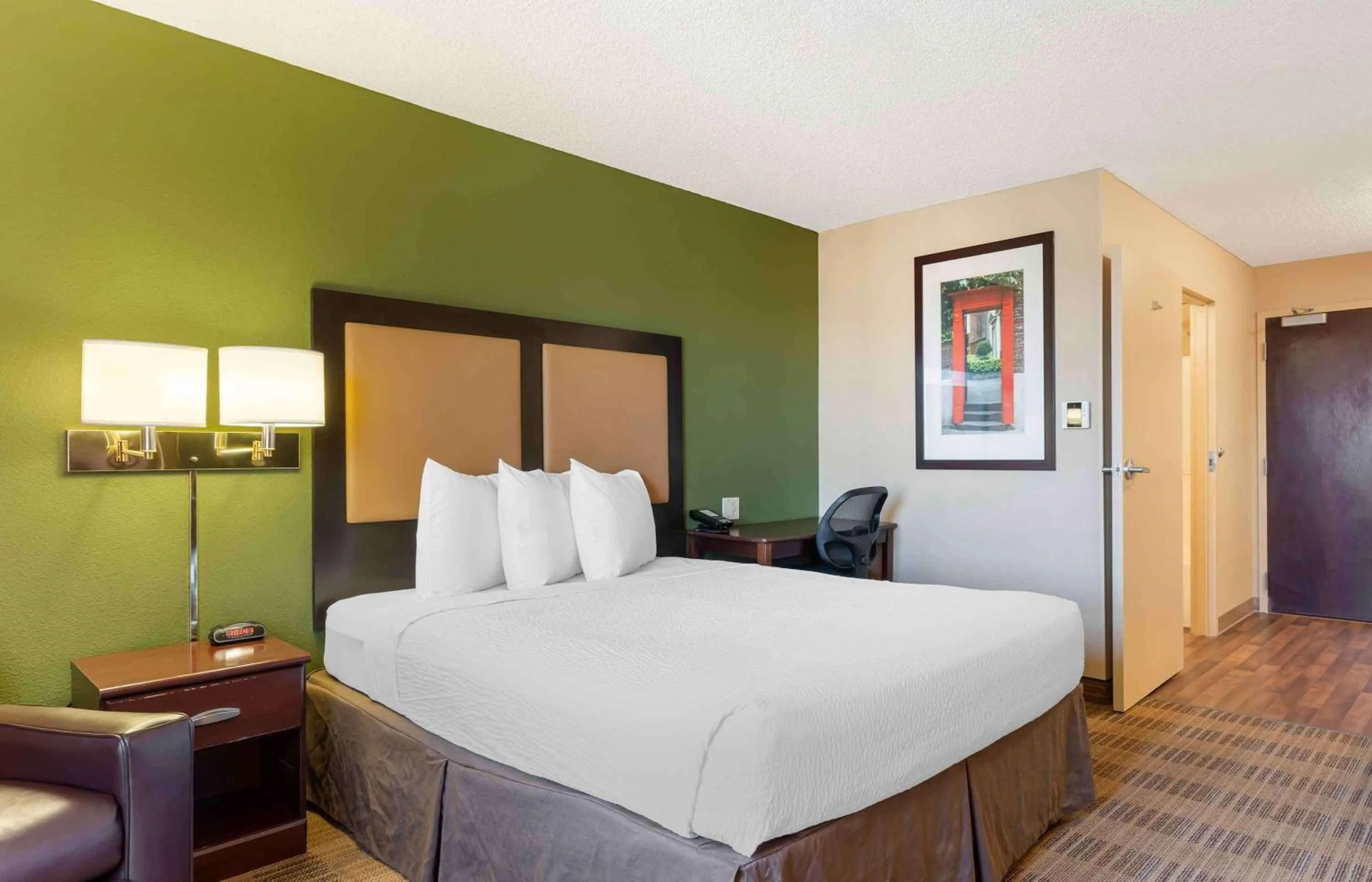 Bedroom, Bed in Extended Stay America Suites - Sacramento - Vacaville