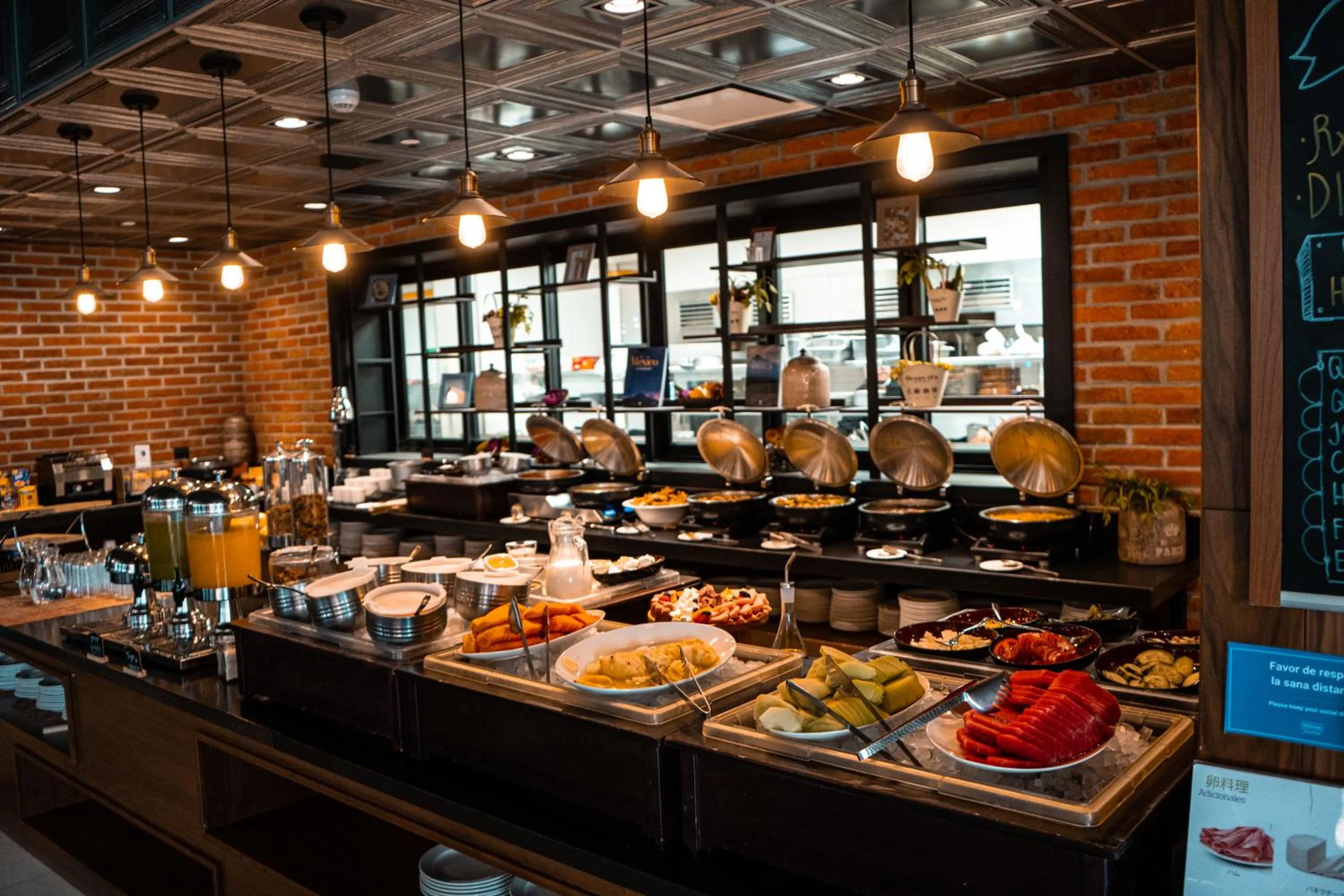 Restaurant/places to eat in Doubletree By Hilton Celaya