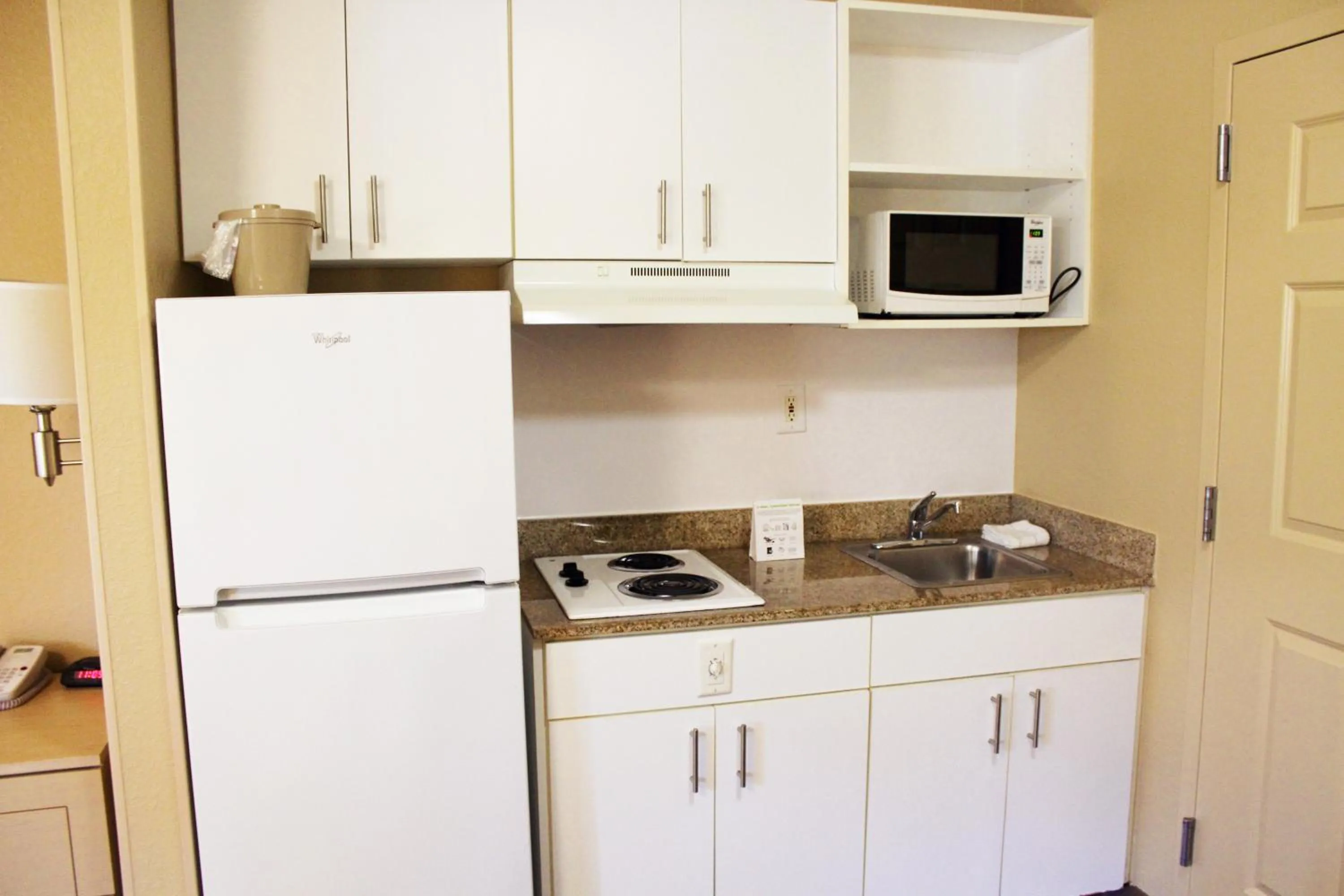 Kitchen or kitchenette in Extended Stay America Suites - Chesapeake - Greenbrier Circle