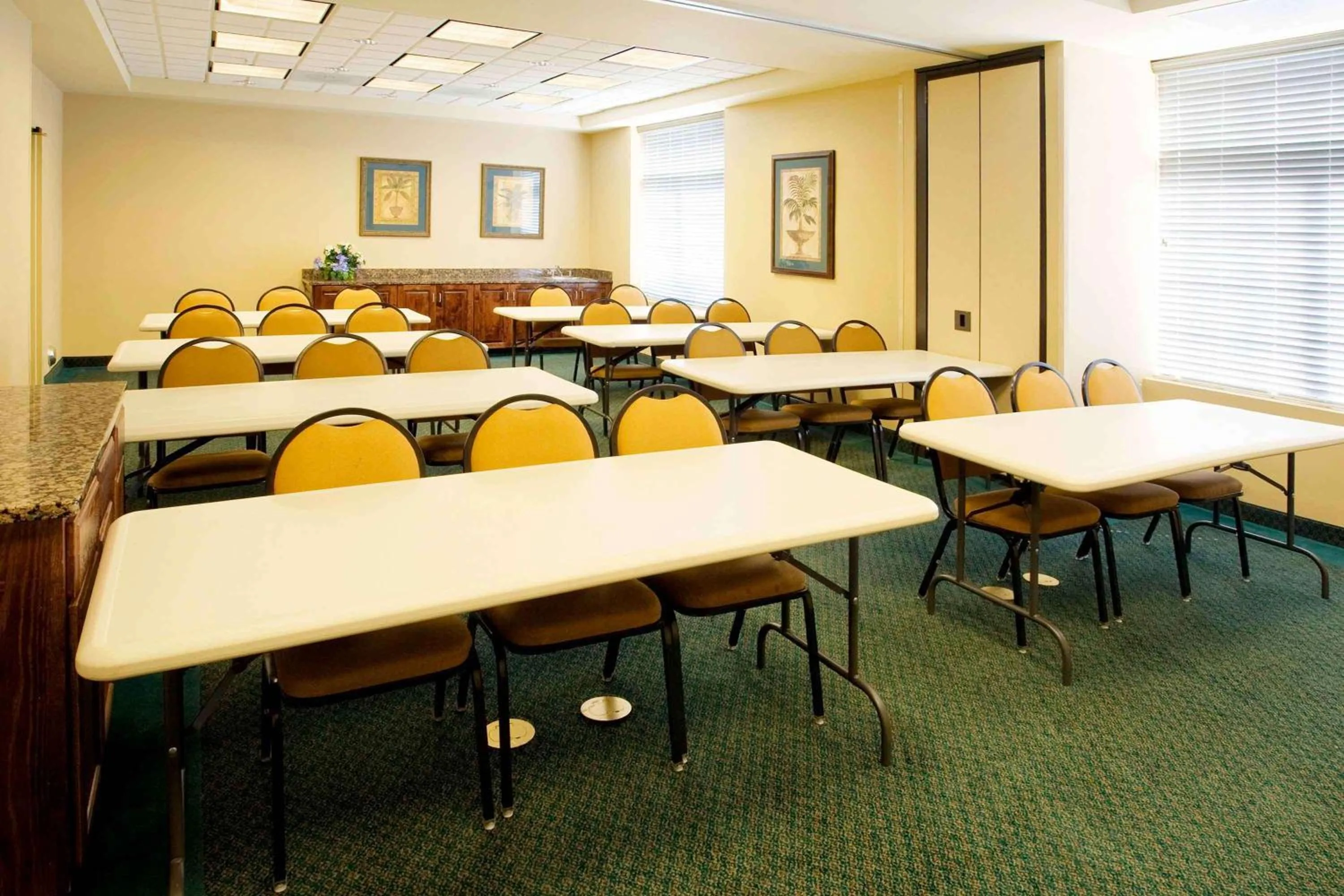 Meeting/conference room in Extended Stay America Suites - Chesapeake - Greenbrier Circle
