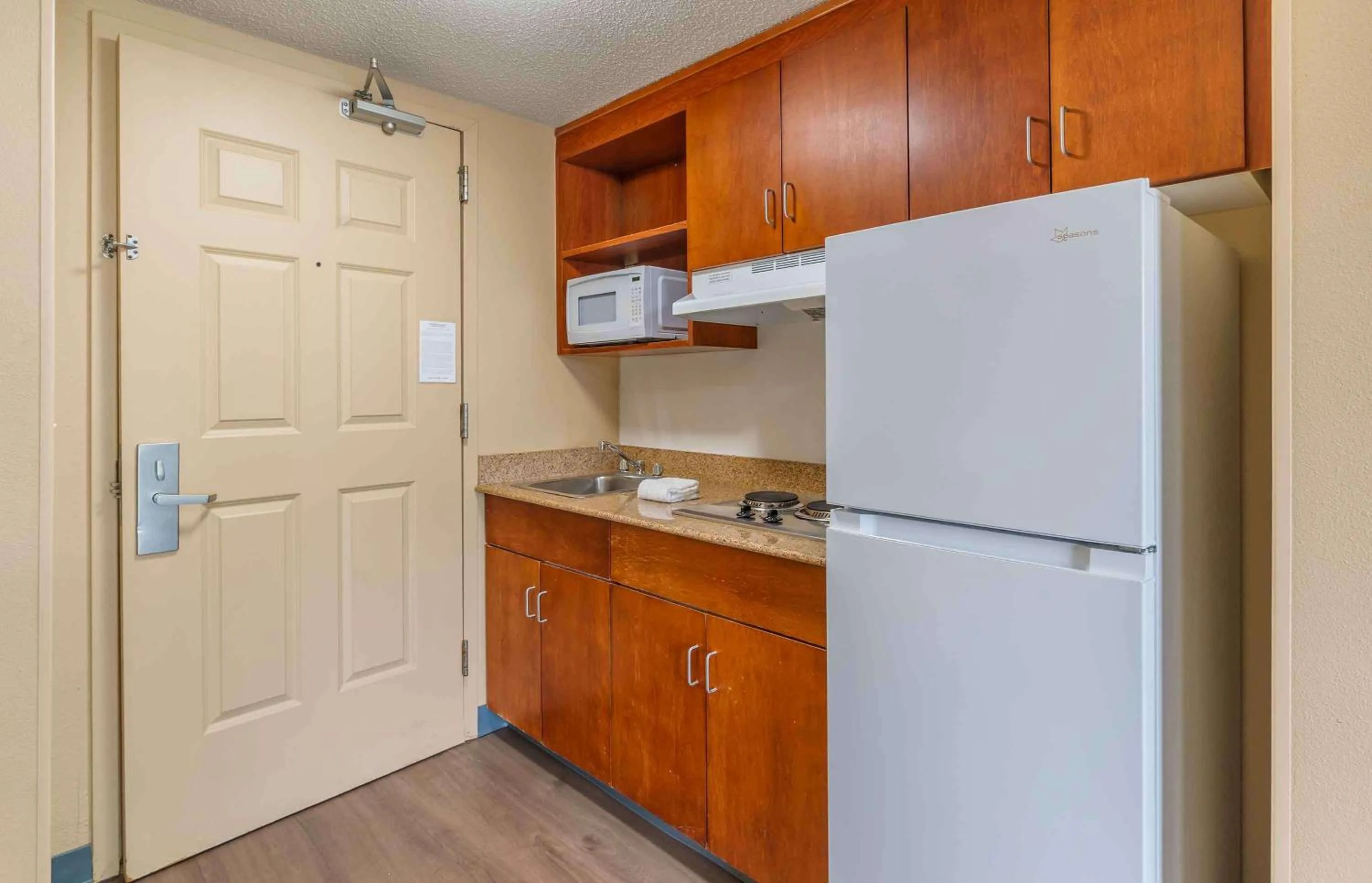 Bedroom in Extended Stay America Suites - Chesapeake - Greenbrier Circle