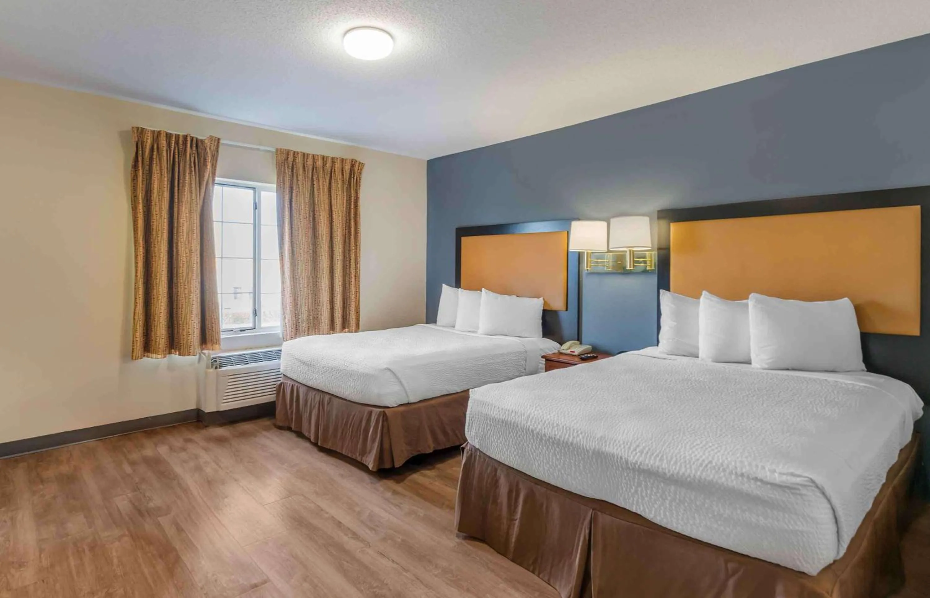Bedroom, Bed in Extended Stay America Suites - Chesapeake - Greenbrier Circle