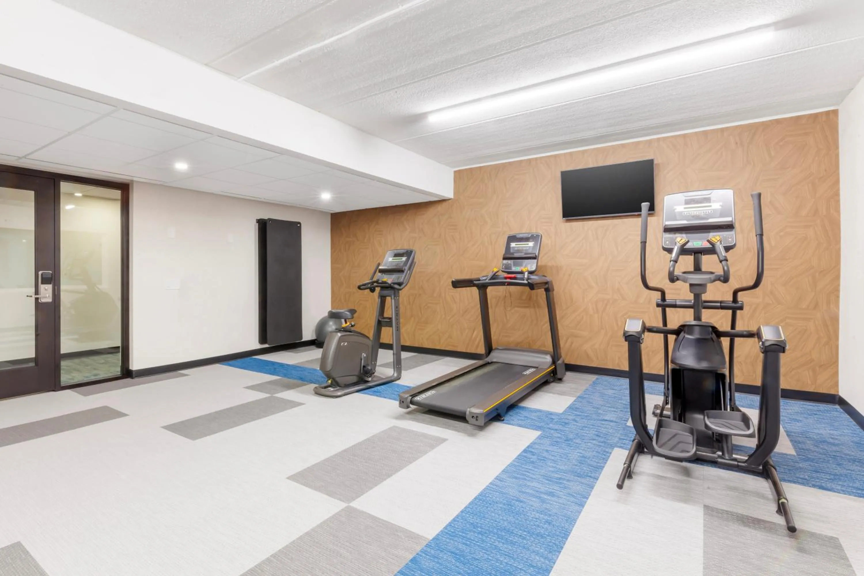 Fitness centre/facilities in Comfort Inn & Suites Beaver Dam