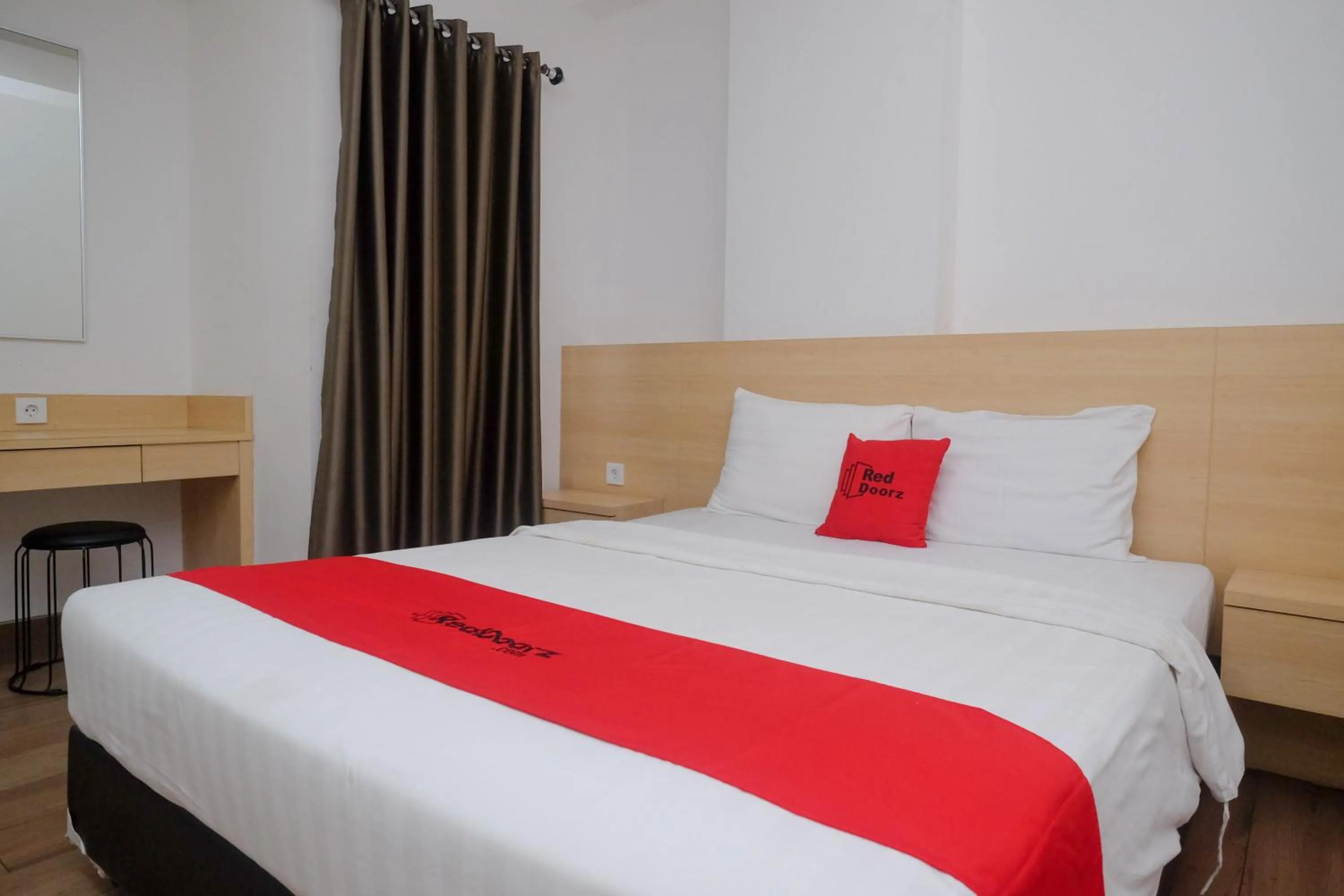 RedDoorz Apartment near Exit Toll Colomadu