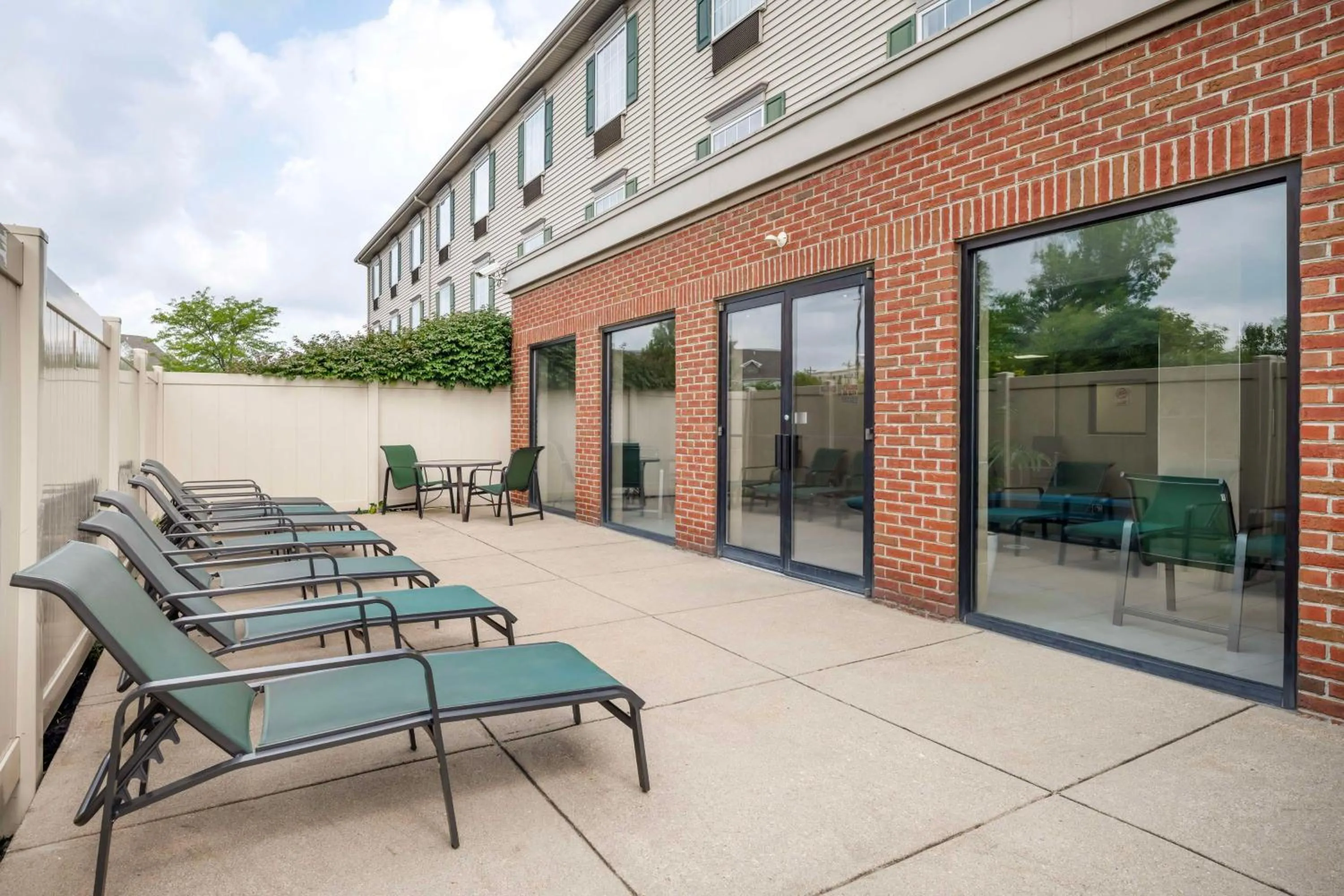 Property building in Best Western Mason Inn