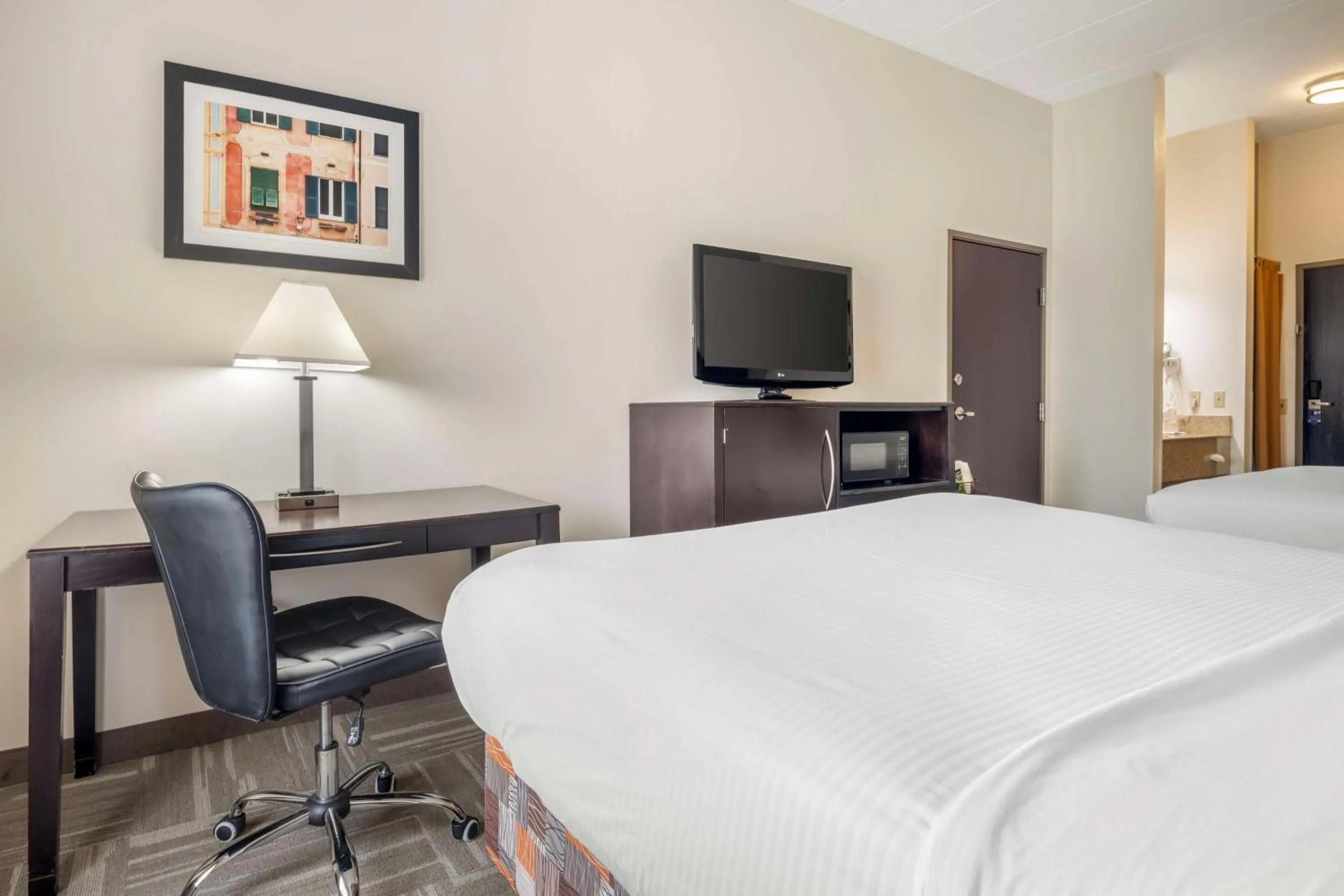 Bedroom, Bed in Best Western Mason Inn