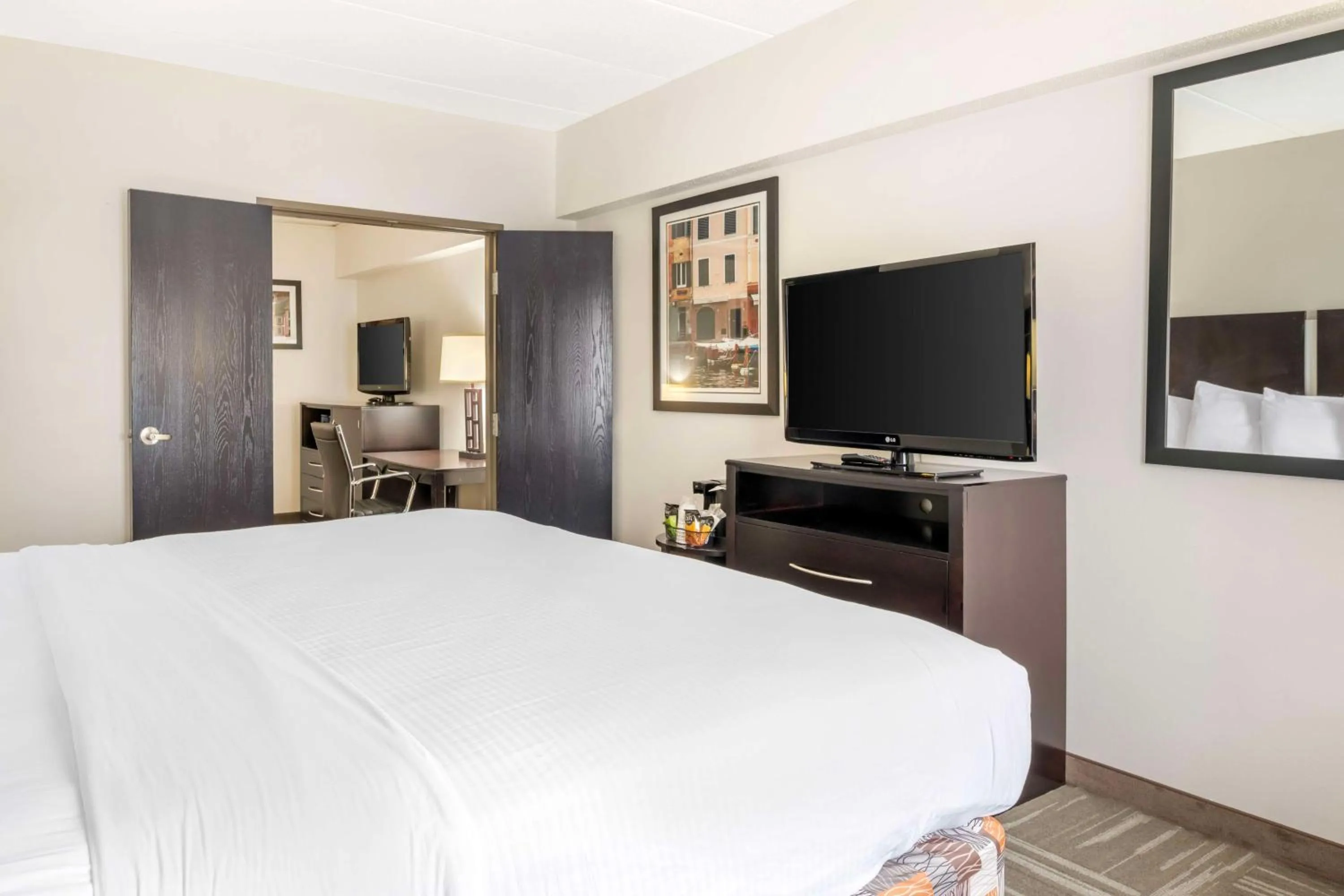 Bedroom, Bed in Best Western Mason Inn