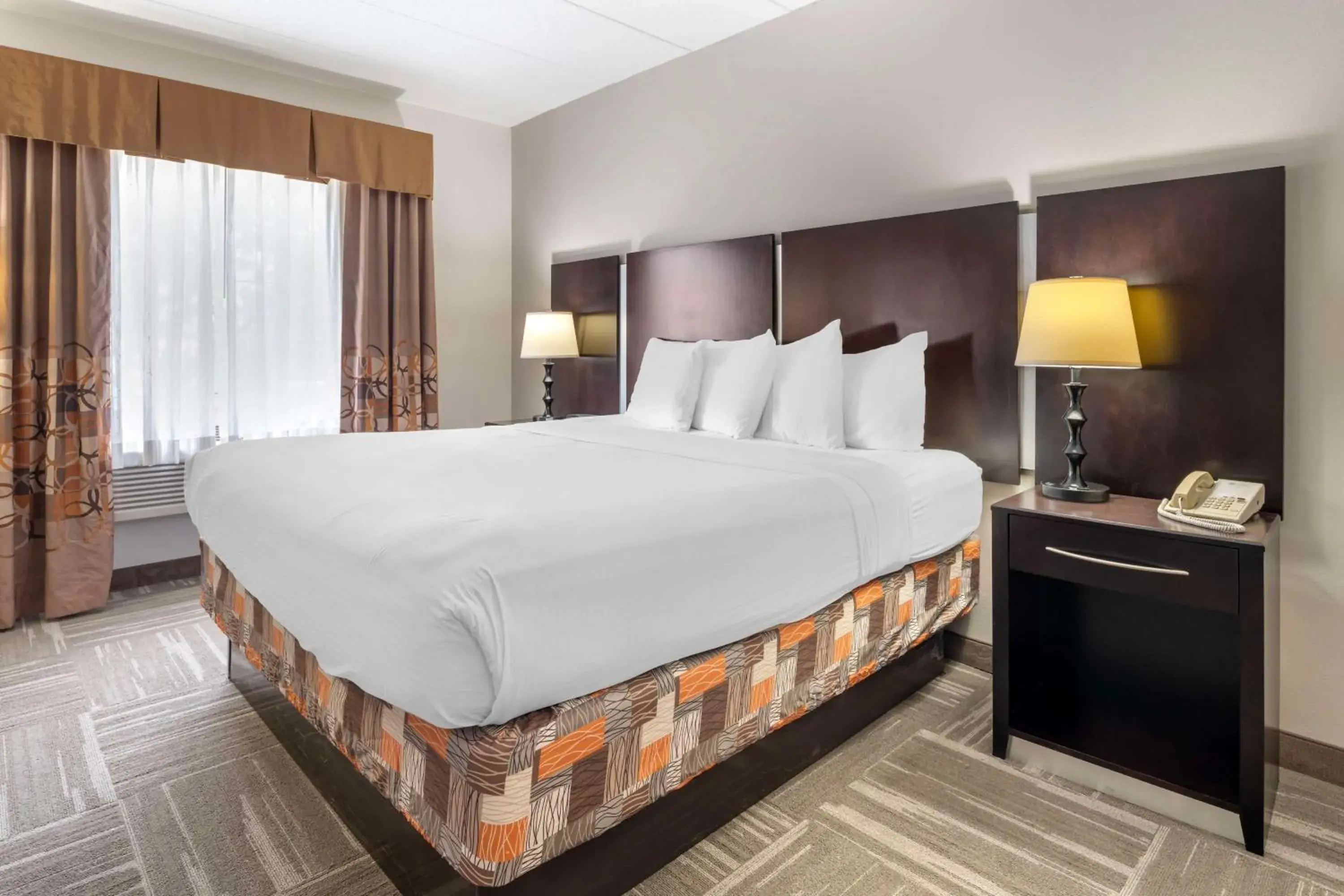 One-Bedroom King Suite with Sofa Bed - Non-Smoking in Best Western Mason Inn One-Bedroom King Suite with Sofa Bed - Non-Smoking in Best Western Mason Inn