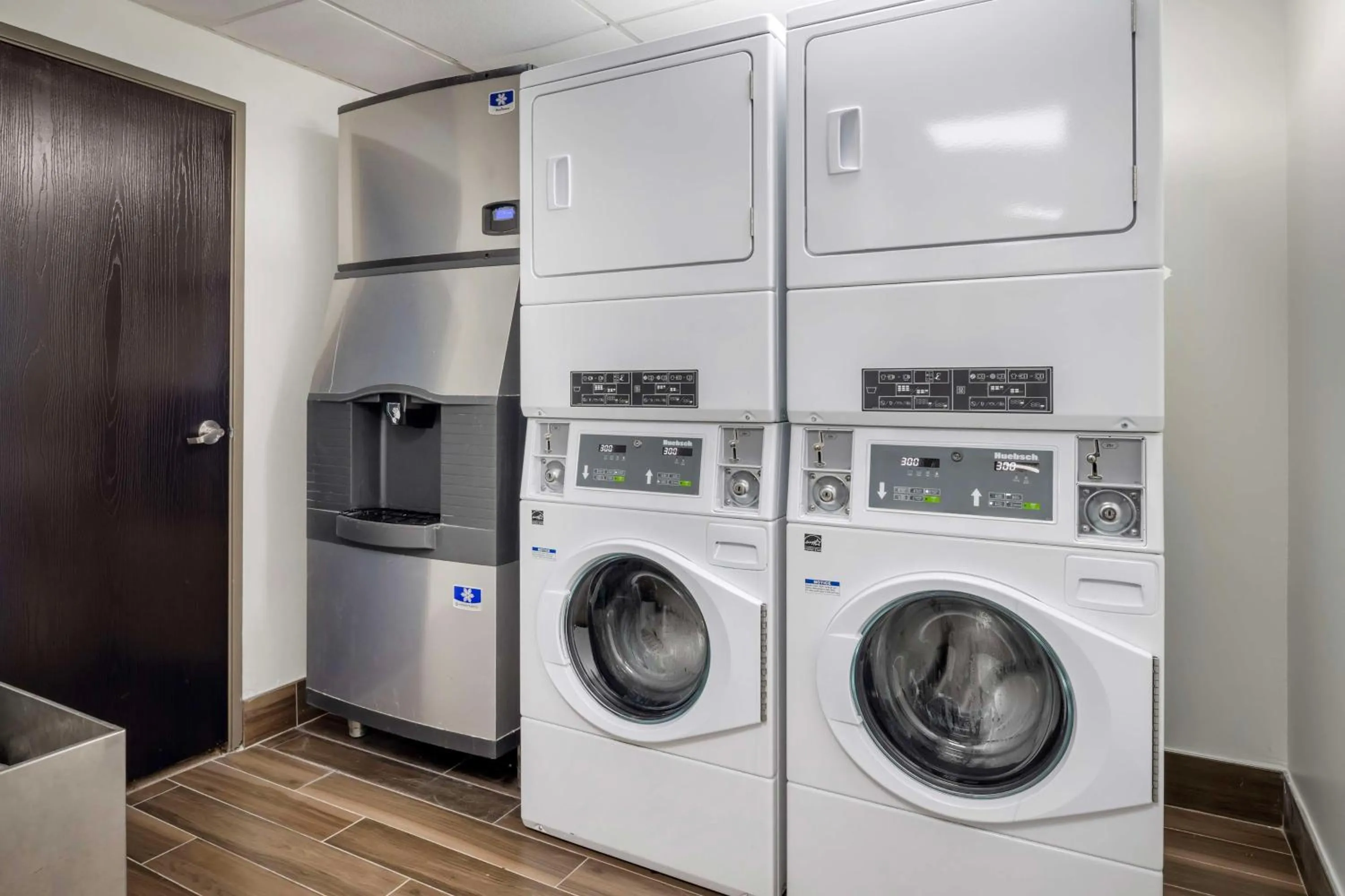 laundry in Best Western Mason Inn