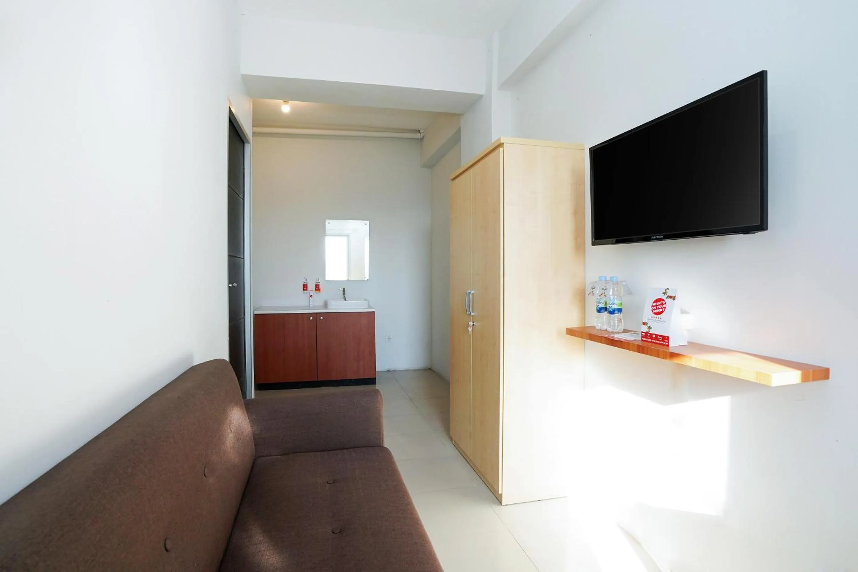 Living room in OYO 91964 Menara Rungkut Surabaya