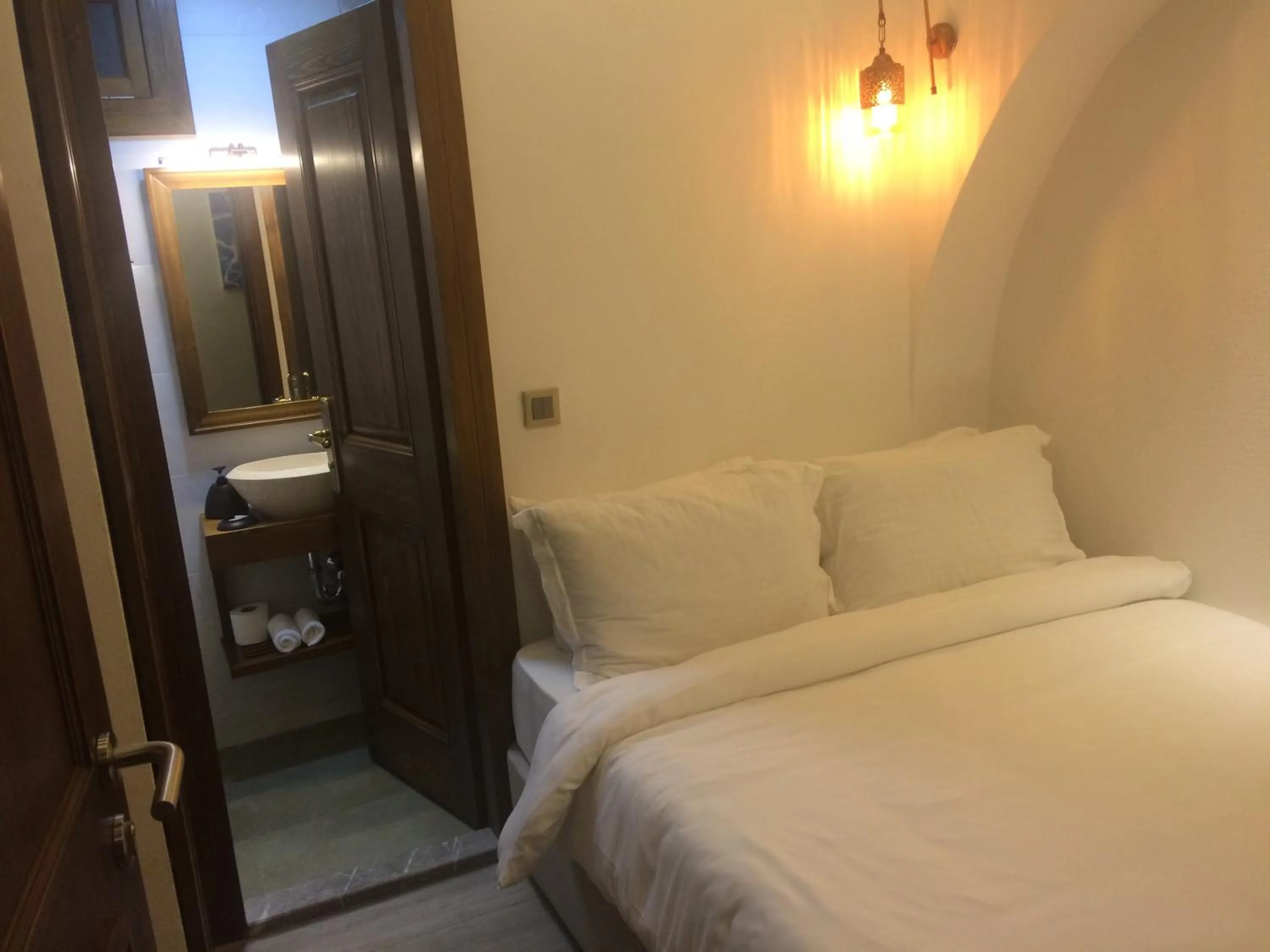 Bed in Mets Boutique Hotel