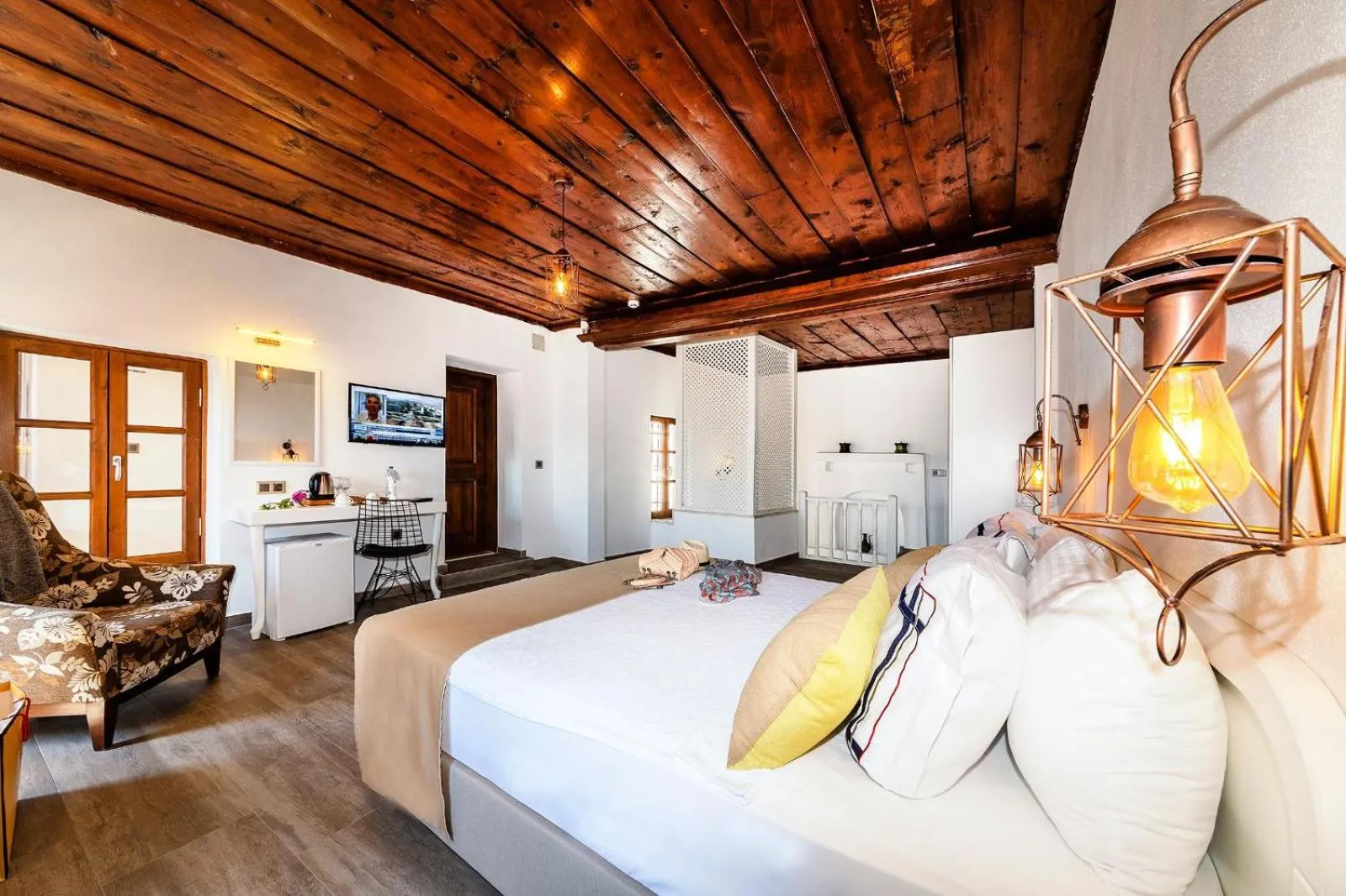 Bed in Mets Boutique Hotel