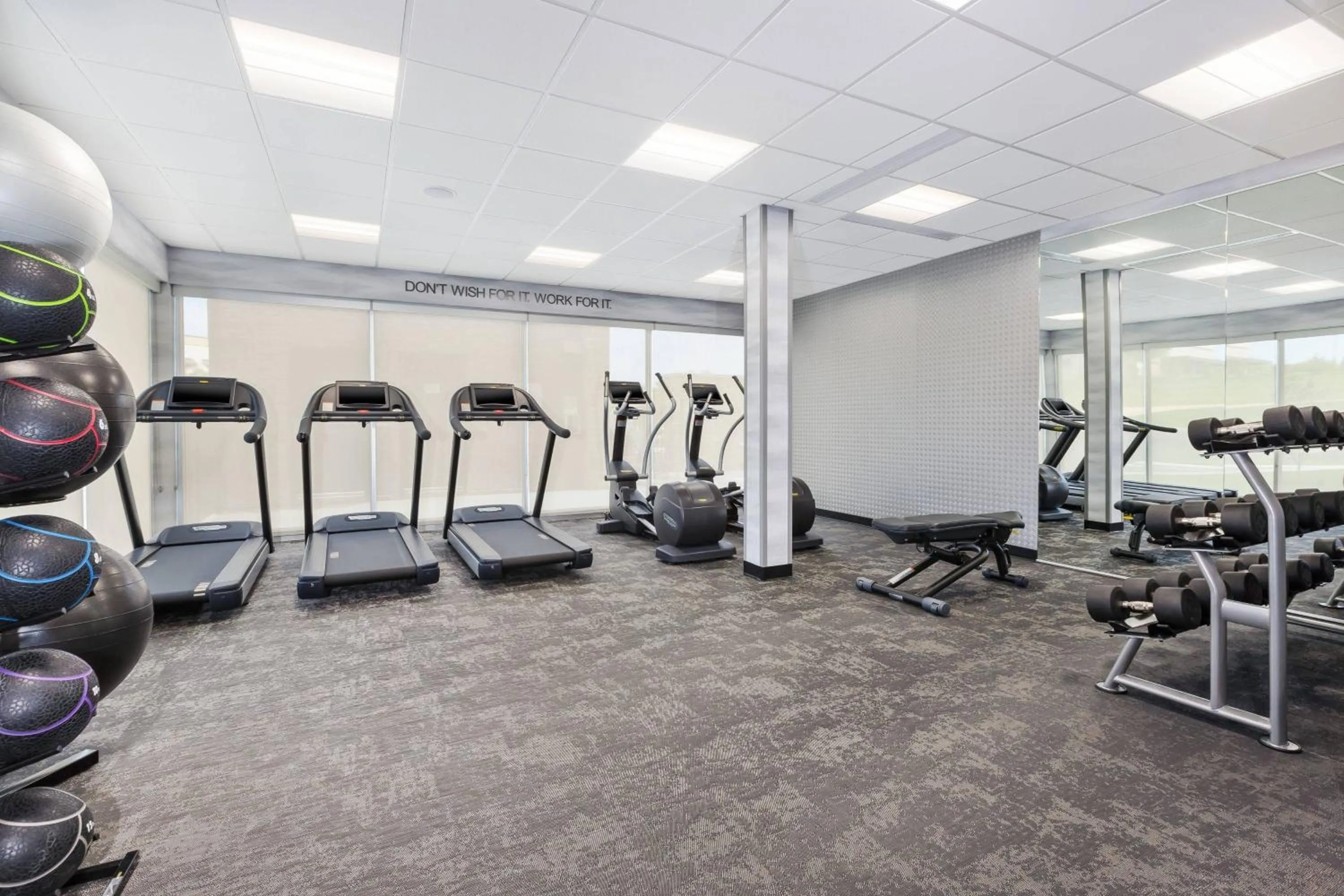 Fitness centre/facilities in Fairfield Inn & Suites by Marriott Cincinnati Airport South/Florence