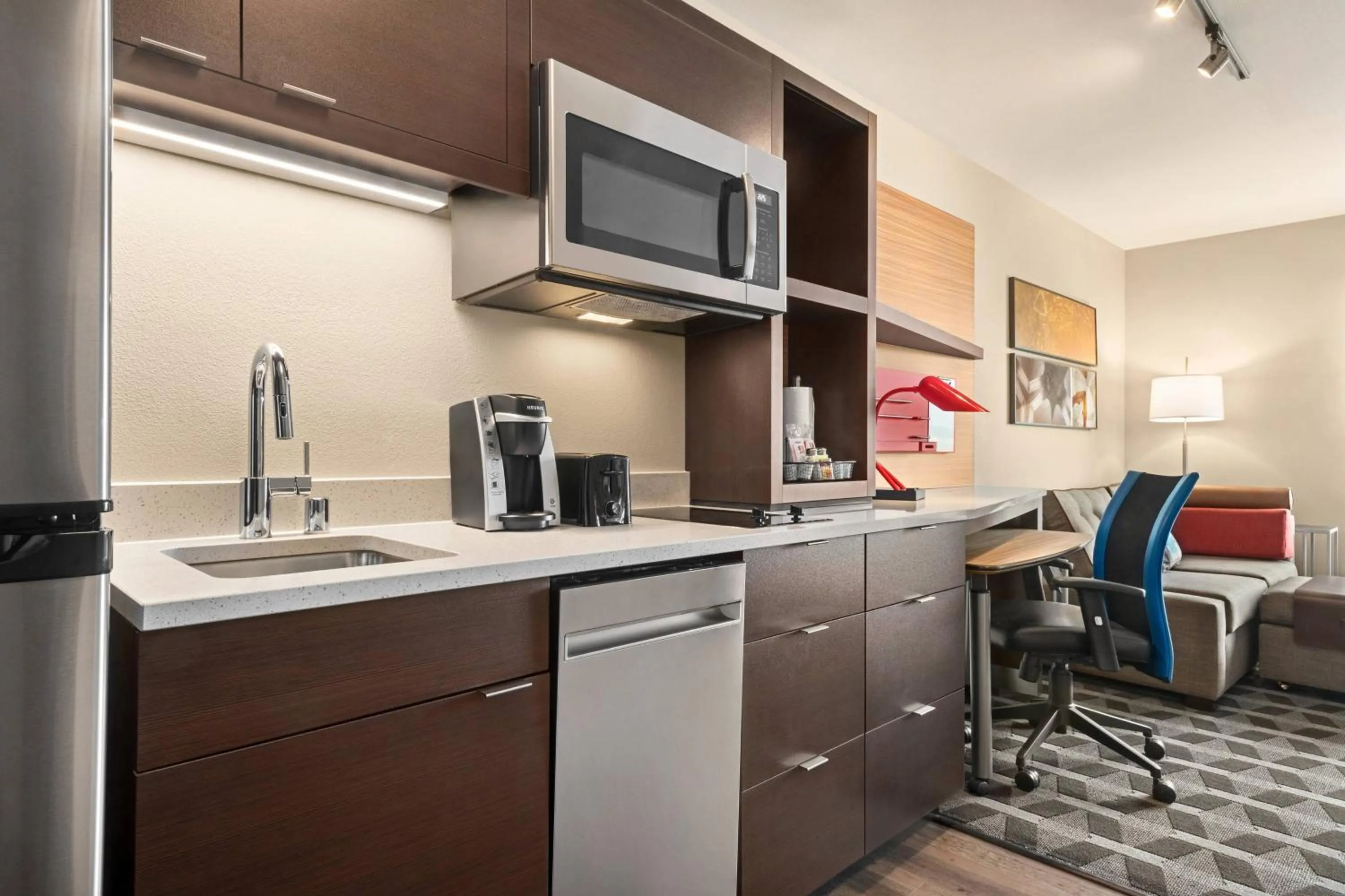 Kitchen or kitchenette in TownePlace Suites by Marriott Janesville