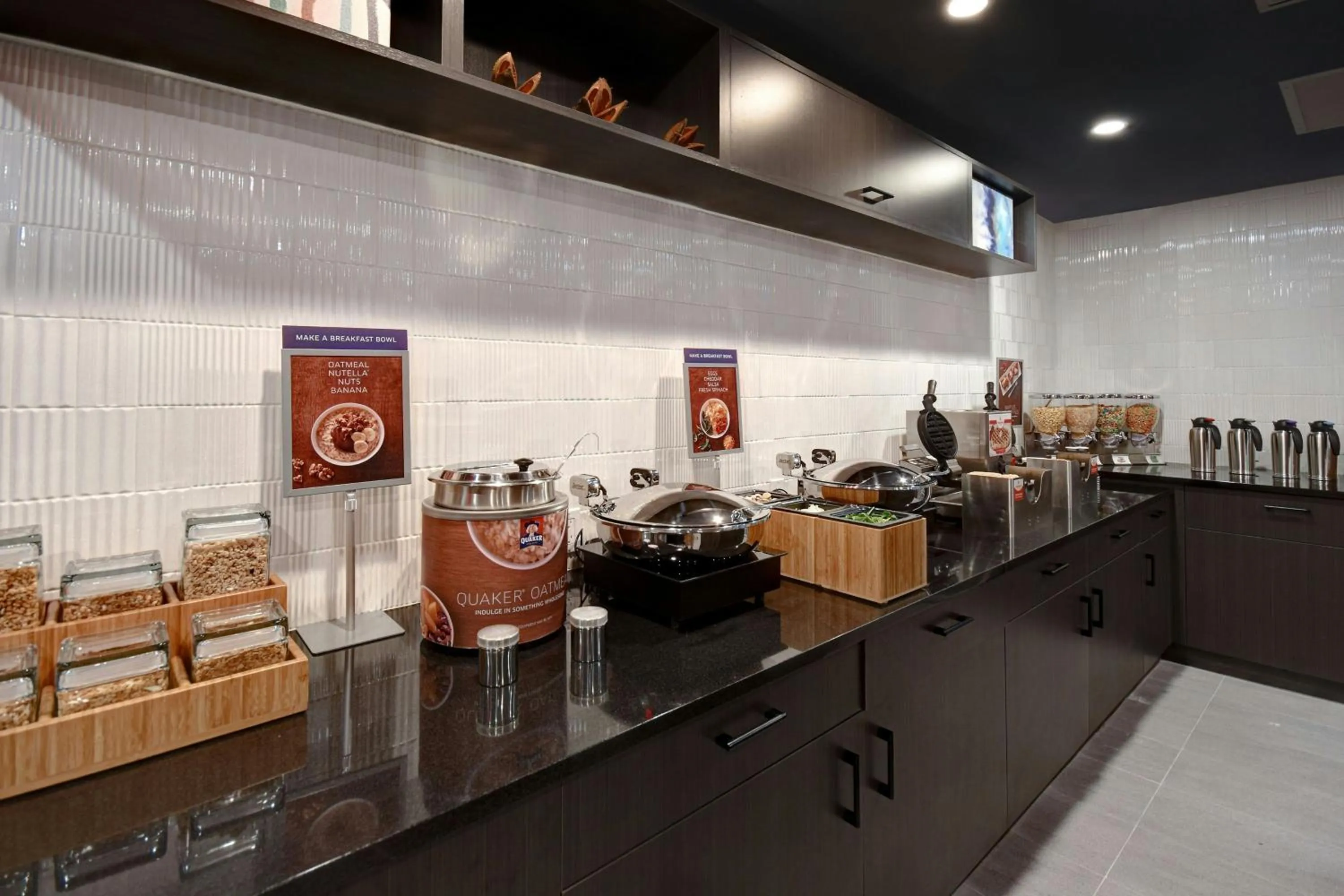 Breakfast in SpringHill Suites by Marriott New York Midtown Manhattan/Park Ave