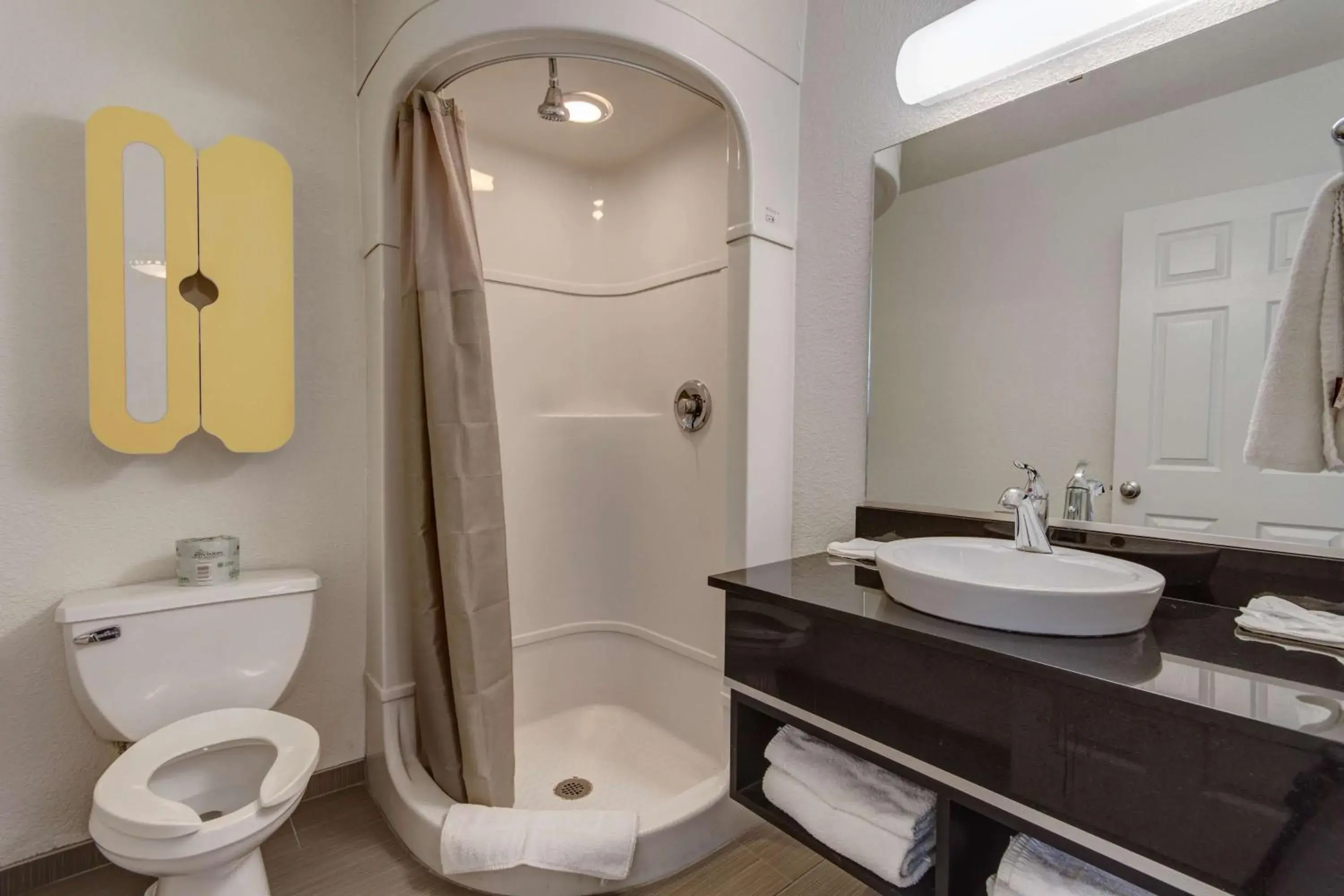 Queen Room - single occupancy - Disability Access - Non-Smoking in Studio 6-El Paso, TX - East Queen Room - single occupancy - Disability Access - Non-Smoking in Studio 6-El Paso, TX - East