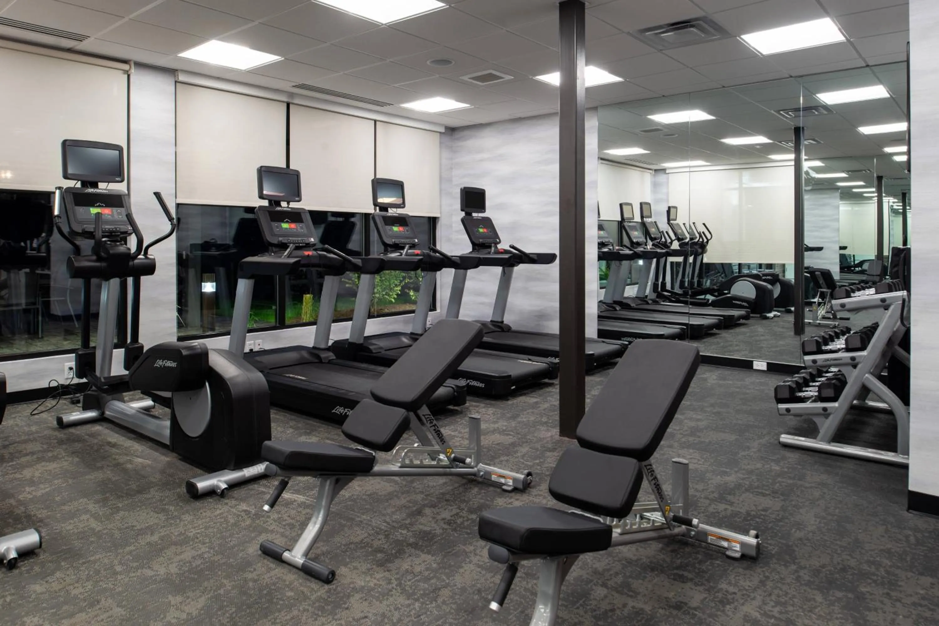 Fitness centre/facilities in Fairfield Inn & Suites by Marriott Canton
