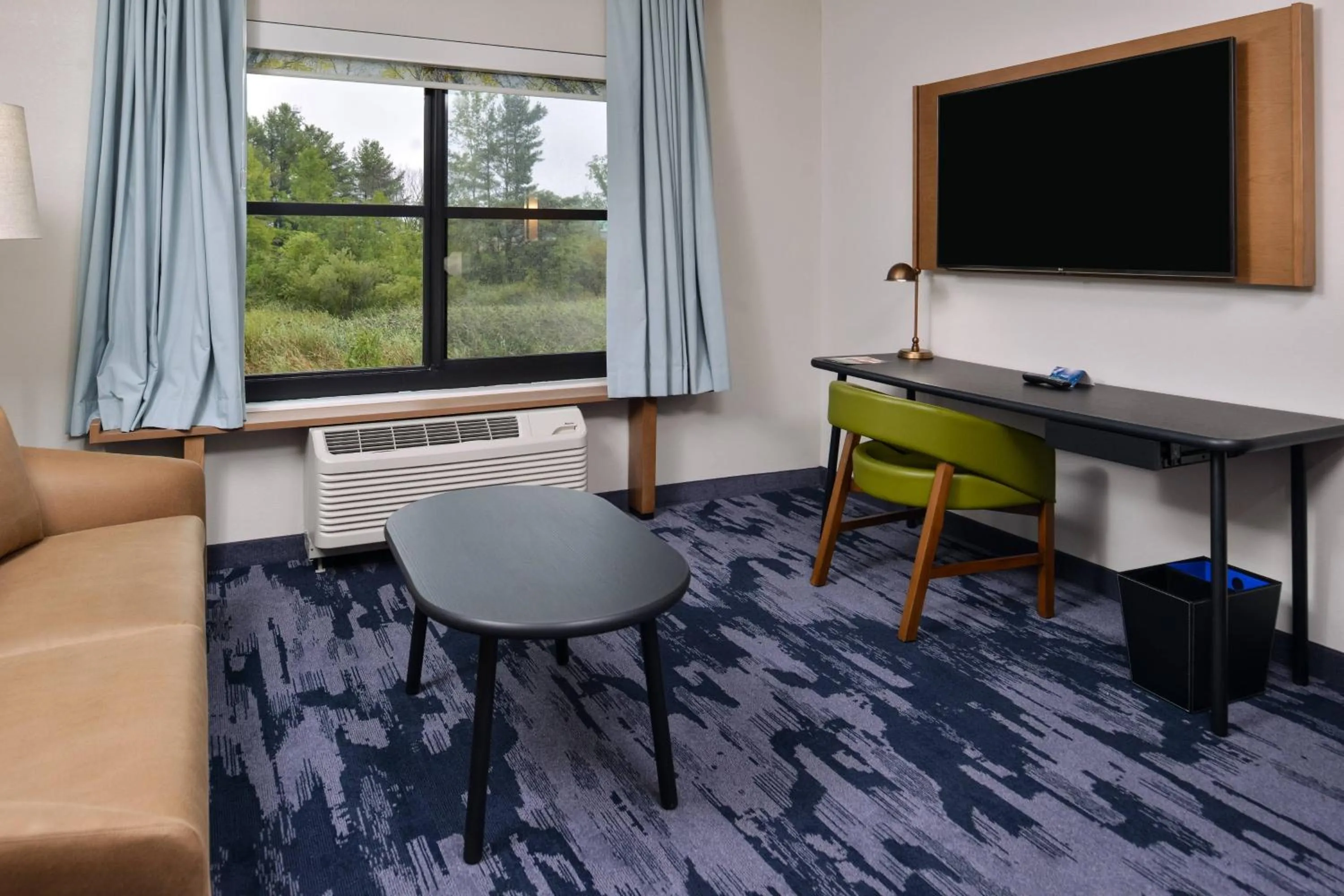 Living room in Fairfield Inn & Suites by Marriott Canton